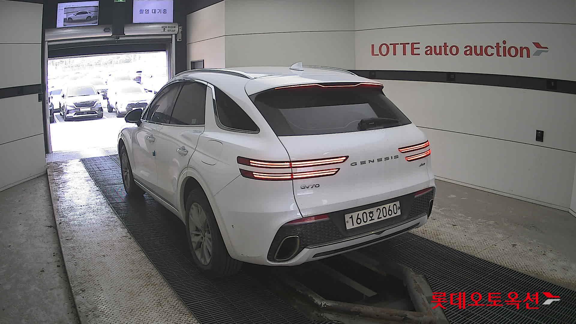 جينسس جي في 70