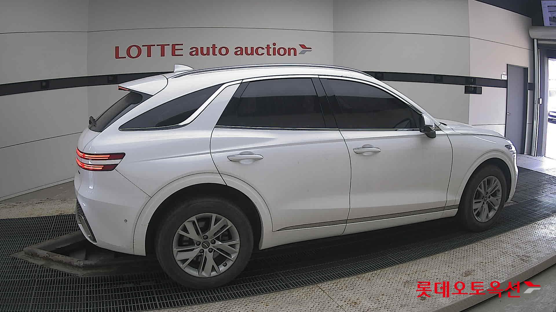 جينسس جي في 70