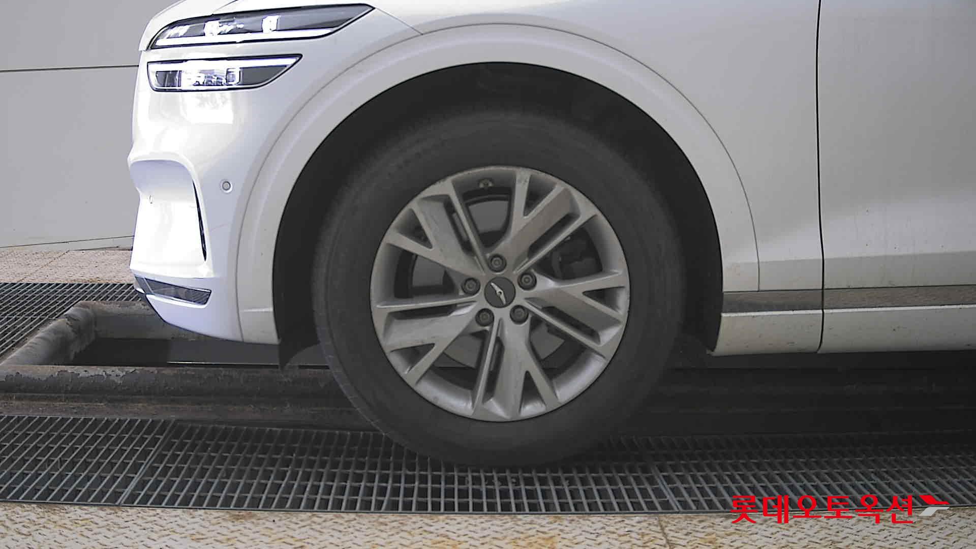 جينسس جي في 70