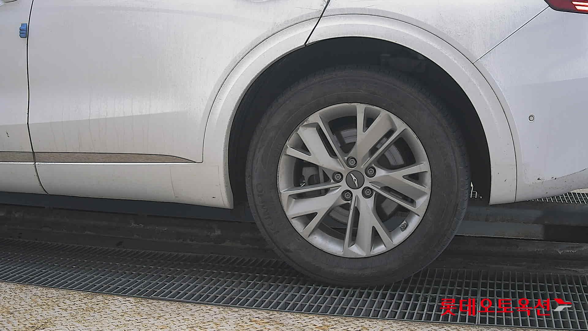 جينسس جي في 70