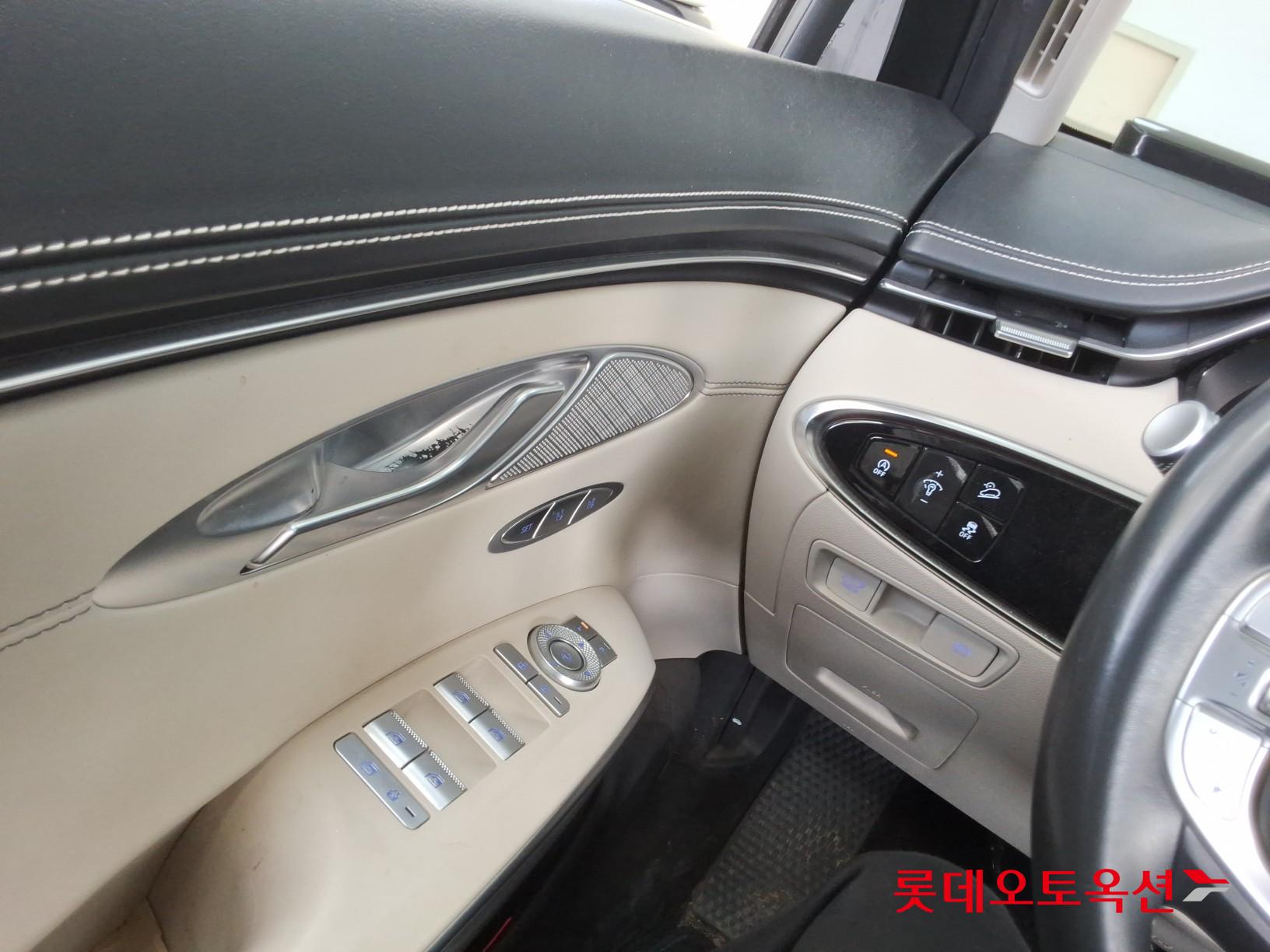 جينسس جي في 70