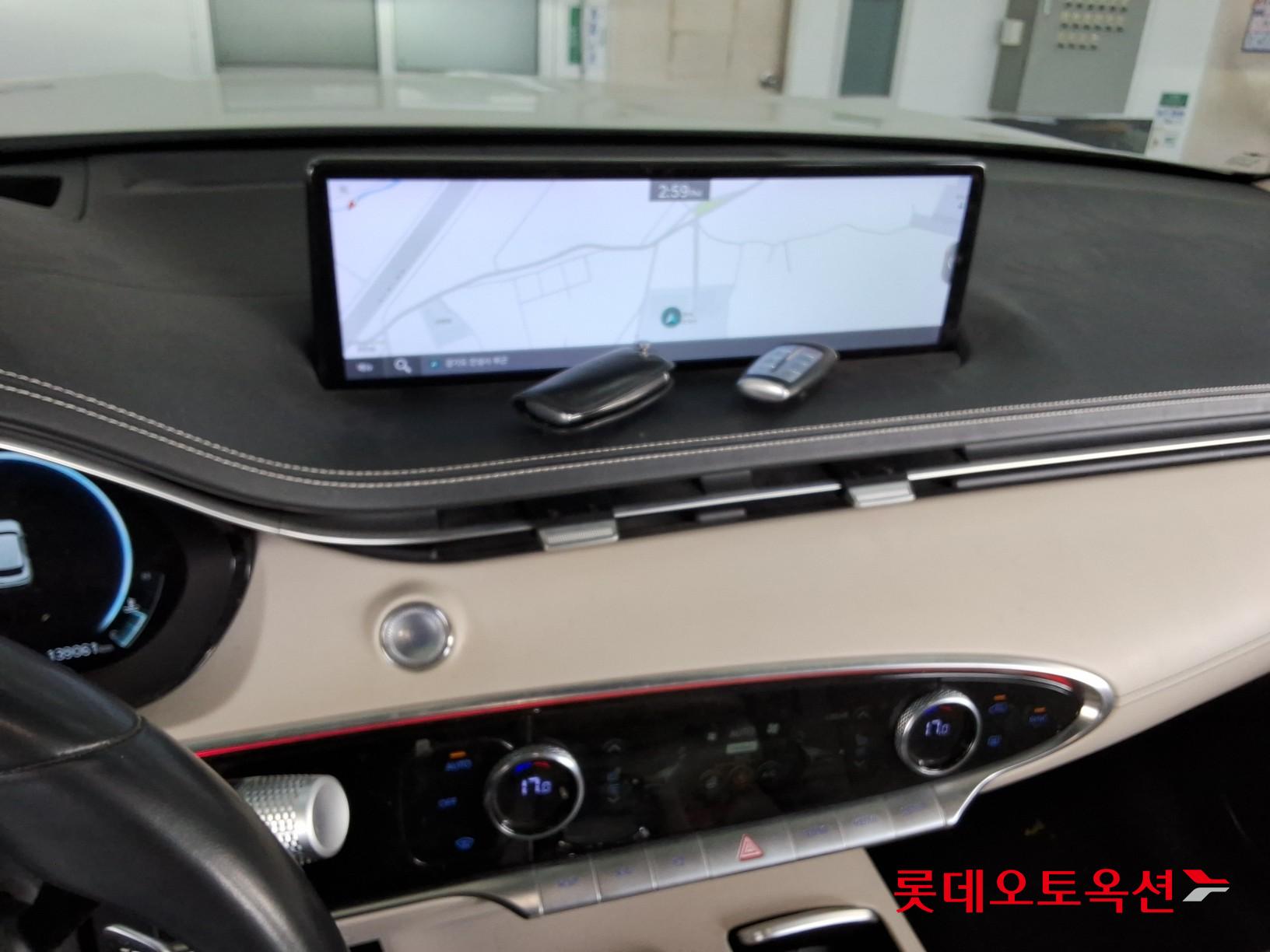 جينسس جي في 70