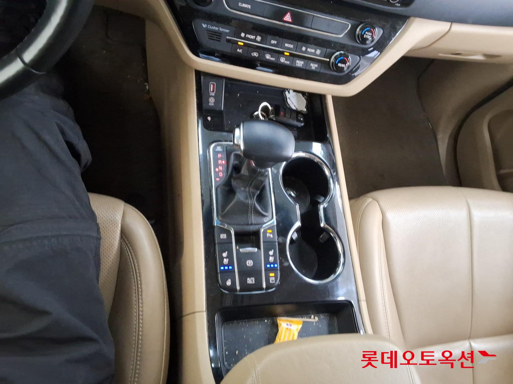 기아자동차 뉴 카니발 - 32