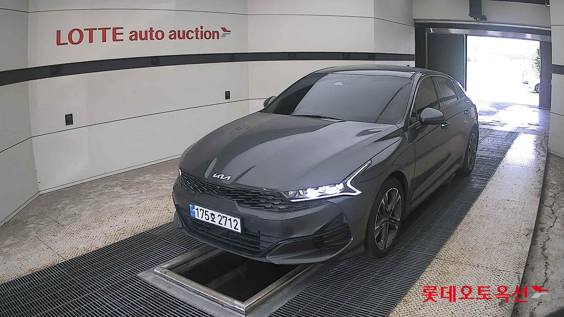 2023 - kia k5