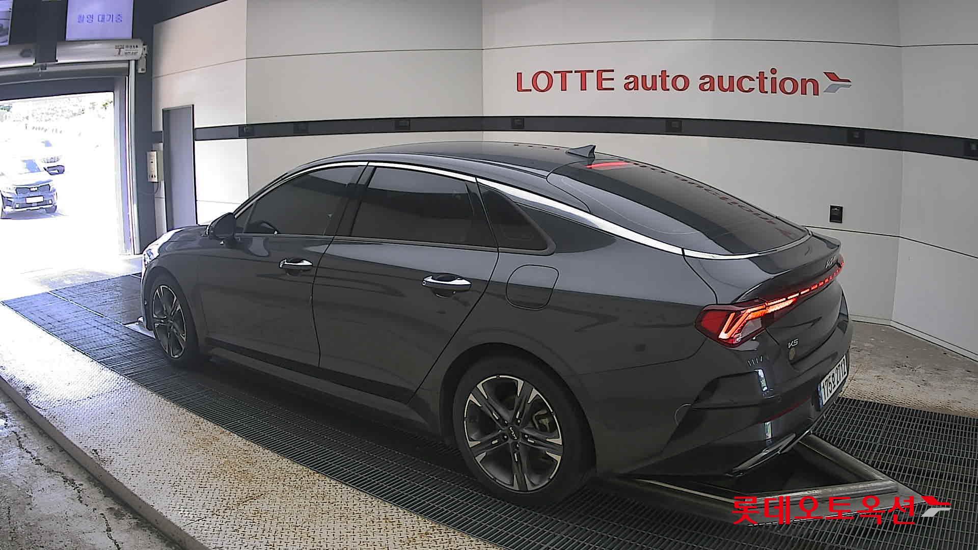 2023 - kia k5