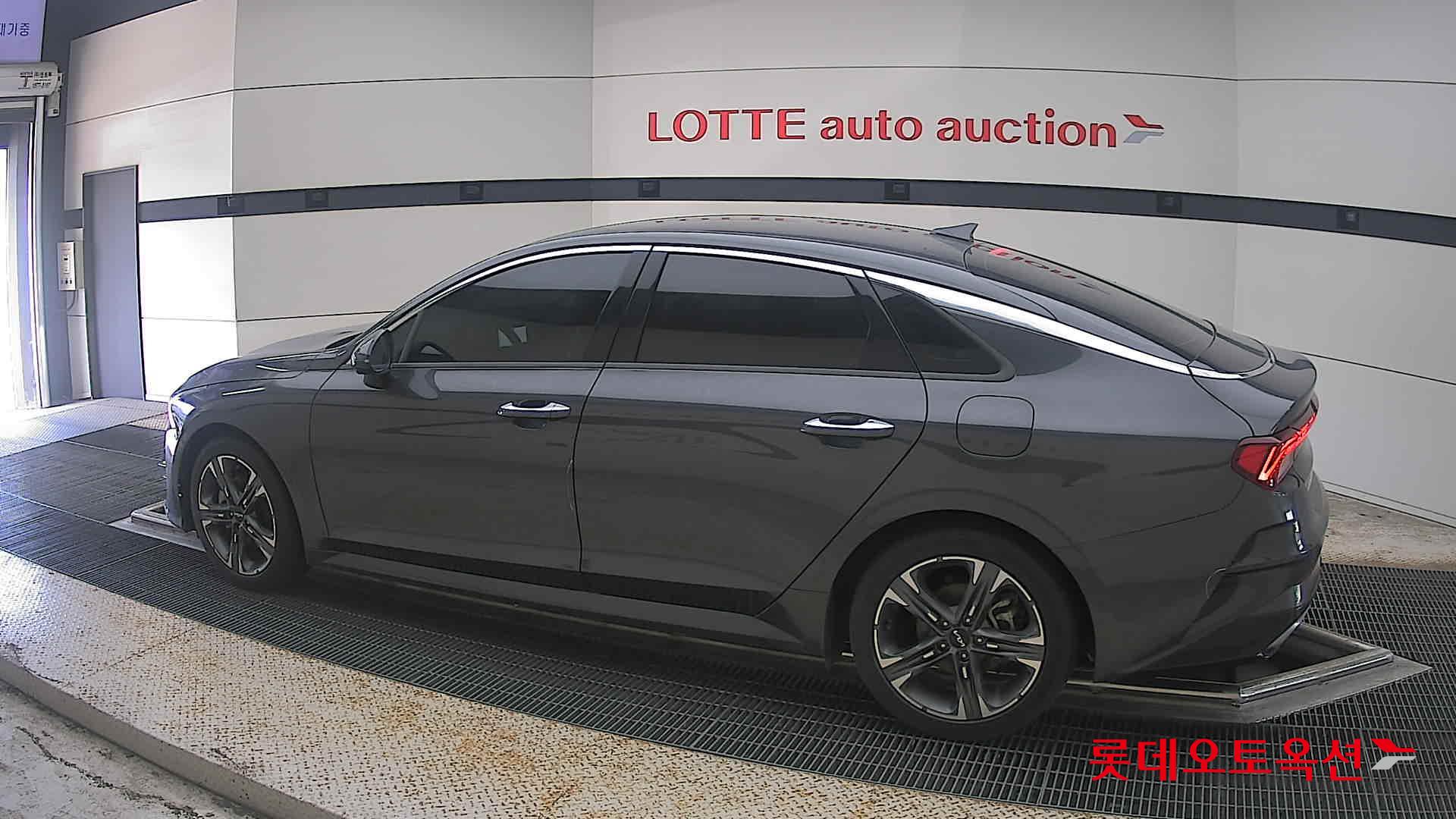 2023 - kia k5