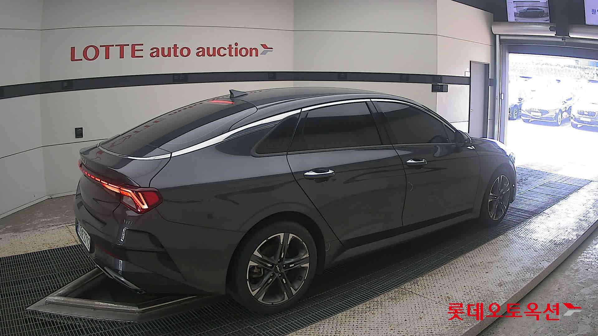 2023 - kia k5