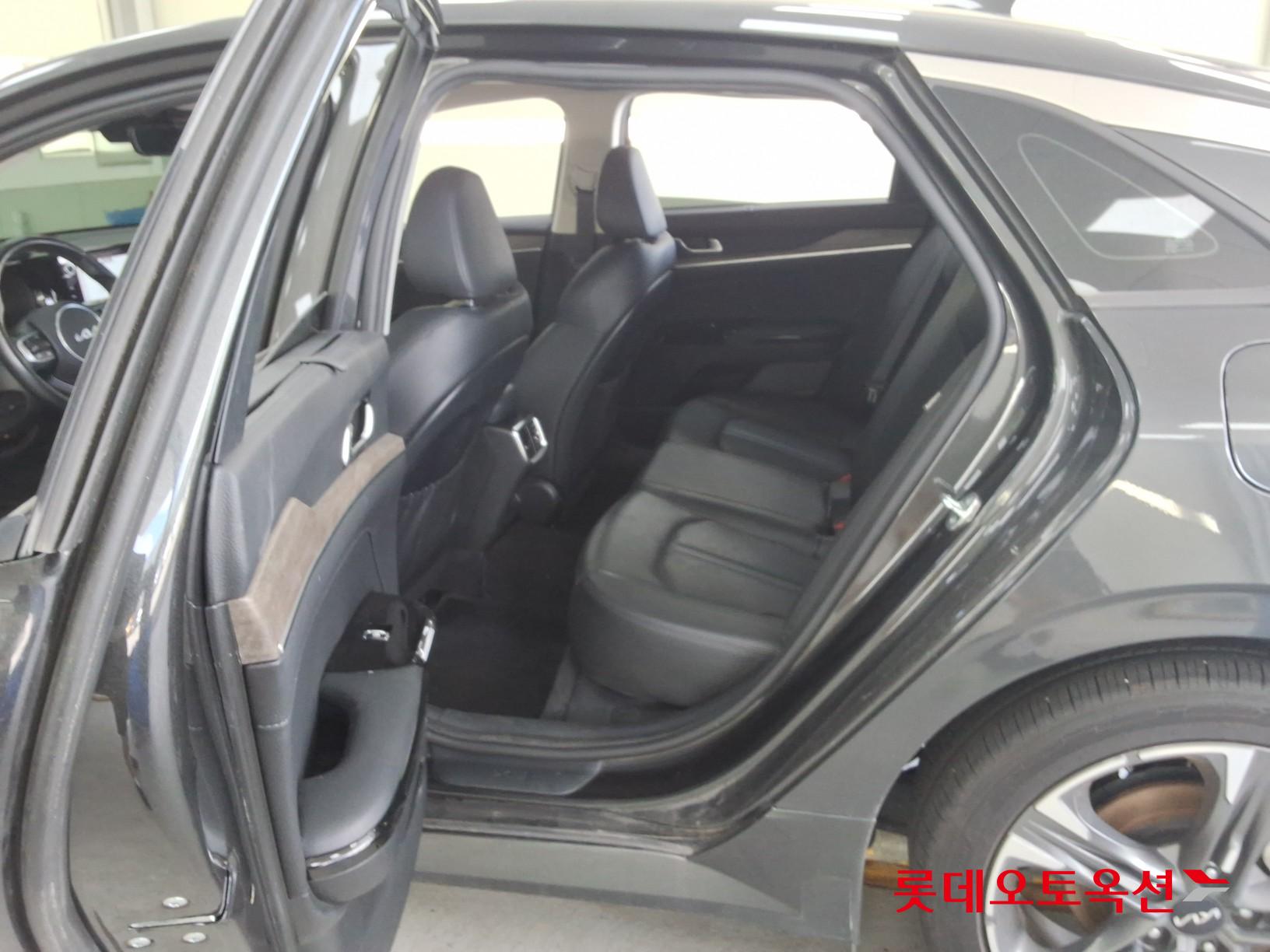 2023 - kia k5