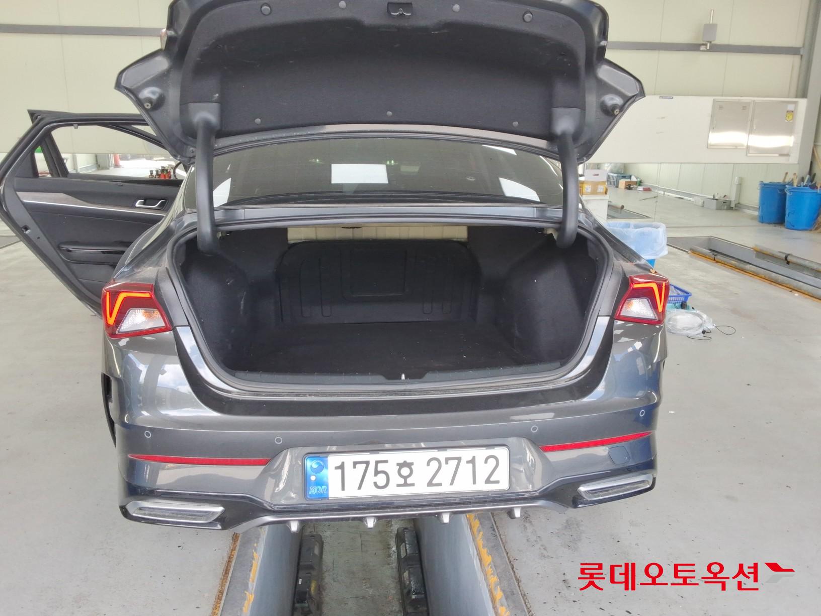 2023 - kia k5