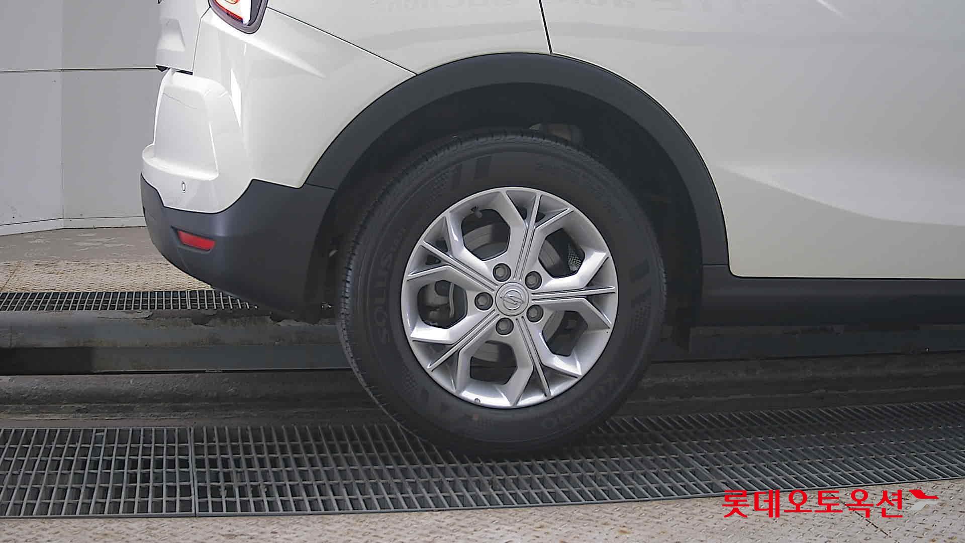 SsangYong Tivoli id 3822798 из Кореи 24