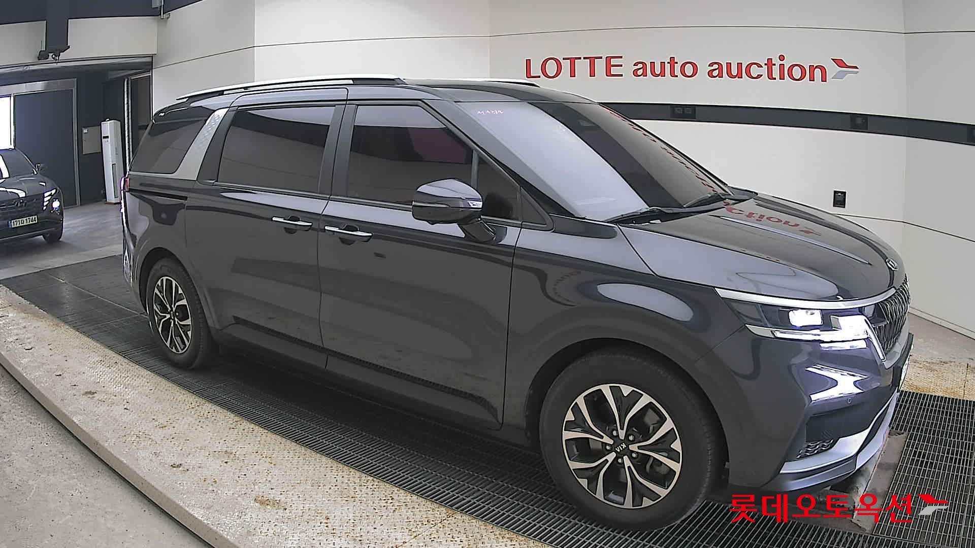 Kia Carnival id 3822911 из Кореи 16