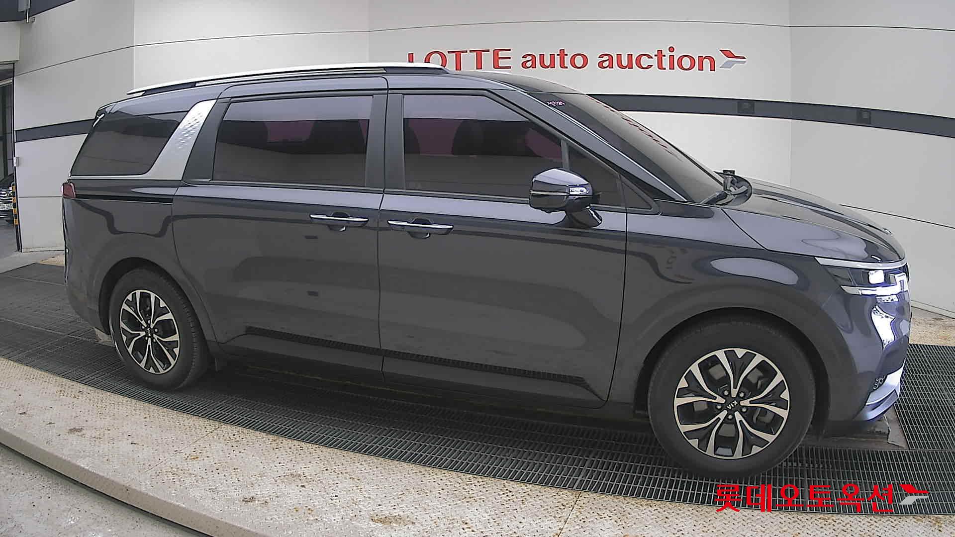 Kia Carnival id 3822911 из Кореи 17