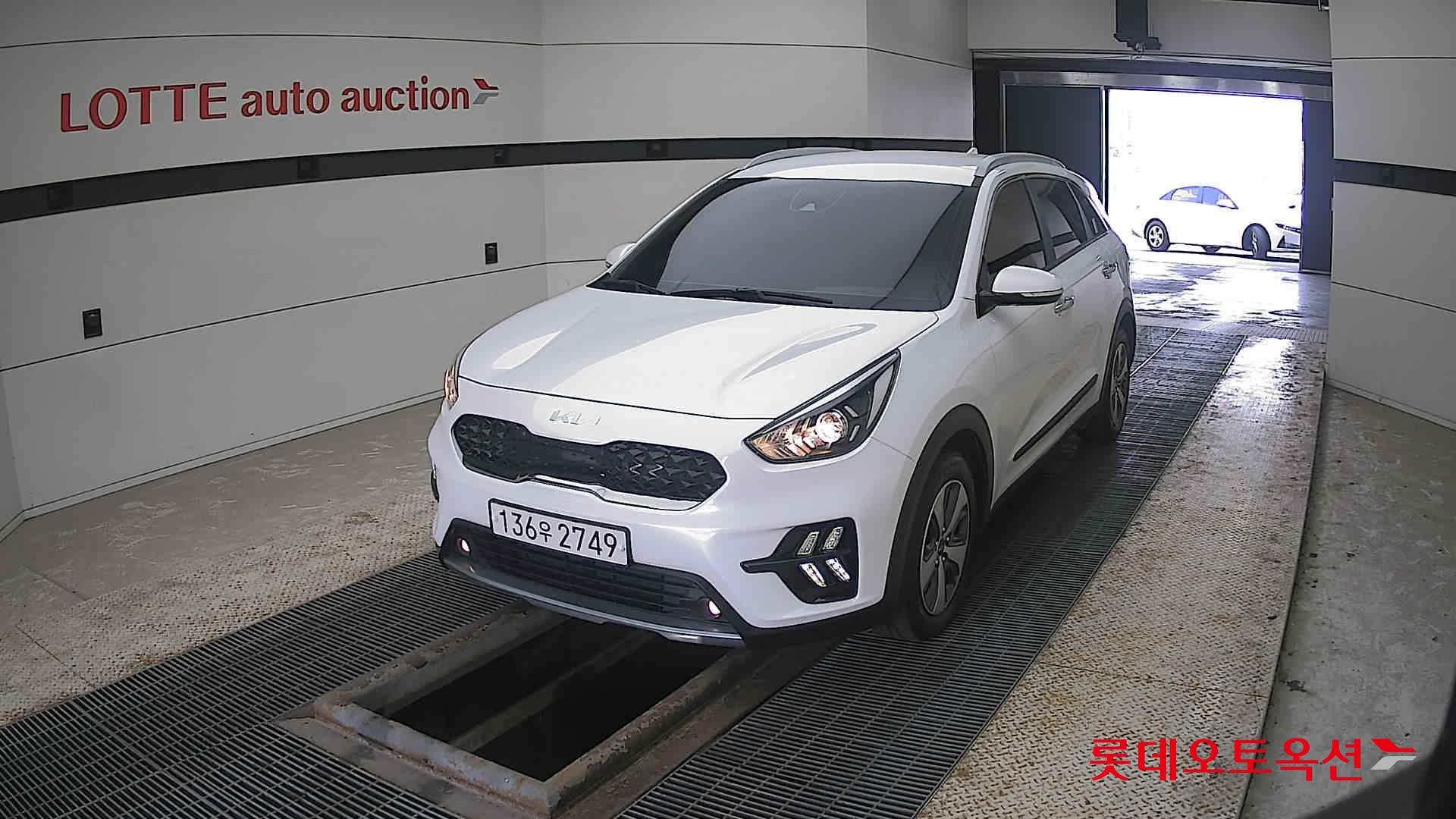 Kia Niro Hybrid 2022 Snow White Pearl (optional) из Кореи