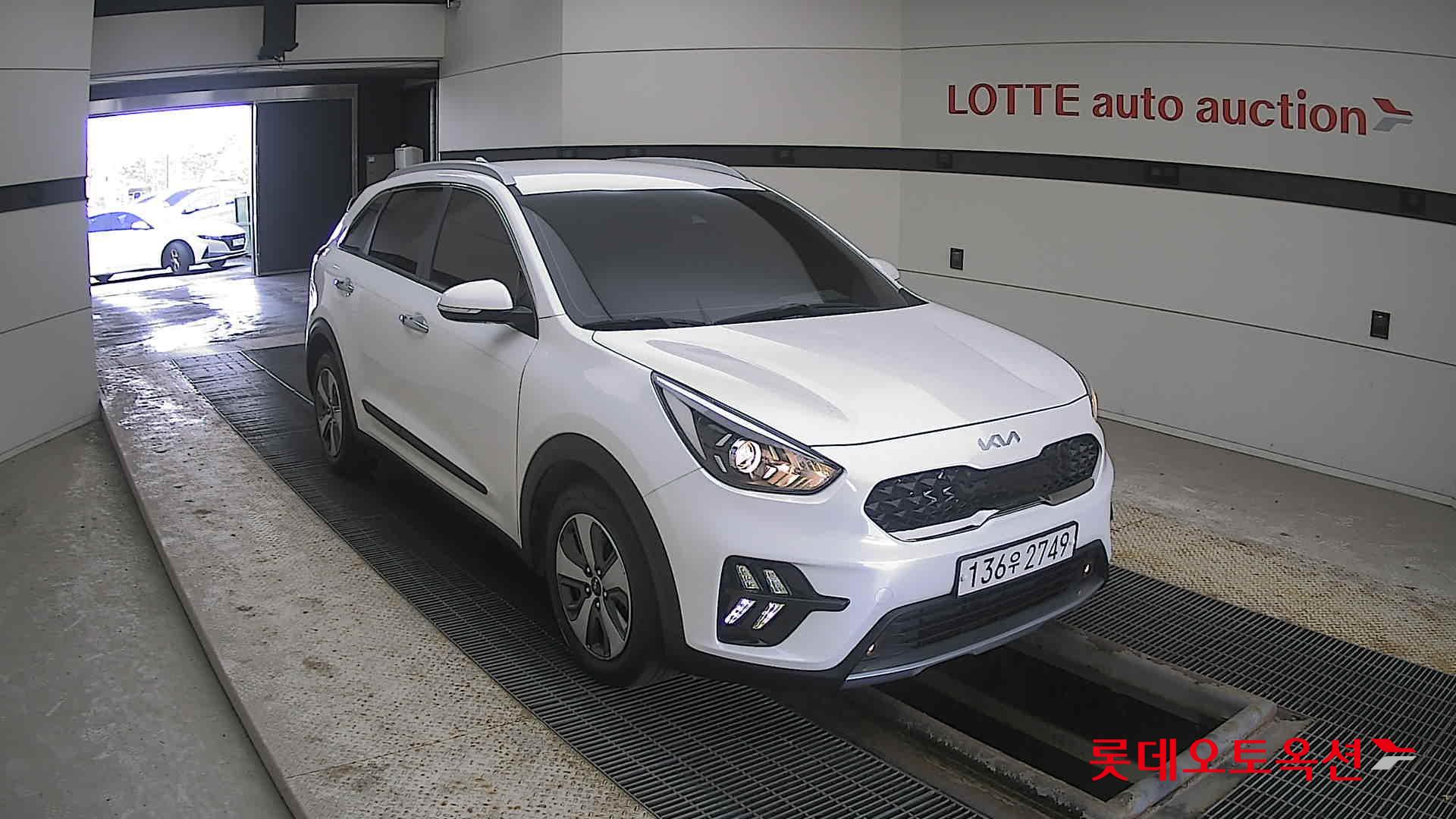 Kia Niro Hybrid 2022 Snow White Pearl (optional) из Кореи, фото 2