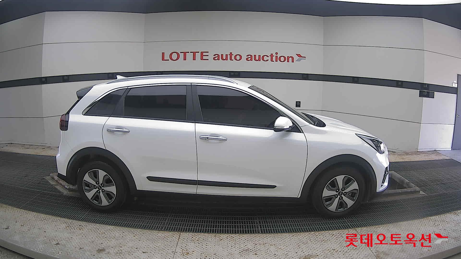 Kia Niro Hybrid 2022 Snow White Pearl (optional) из Кореи, фото 3