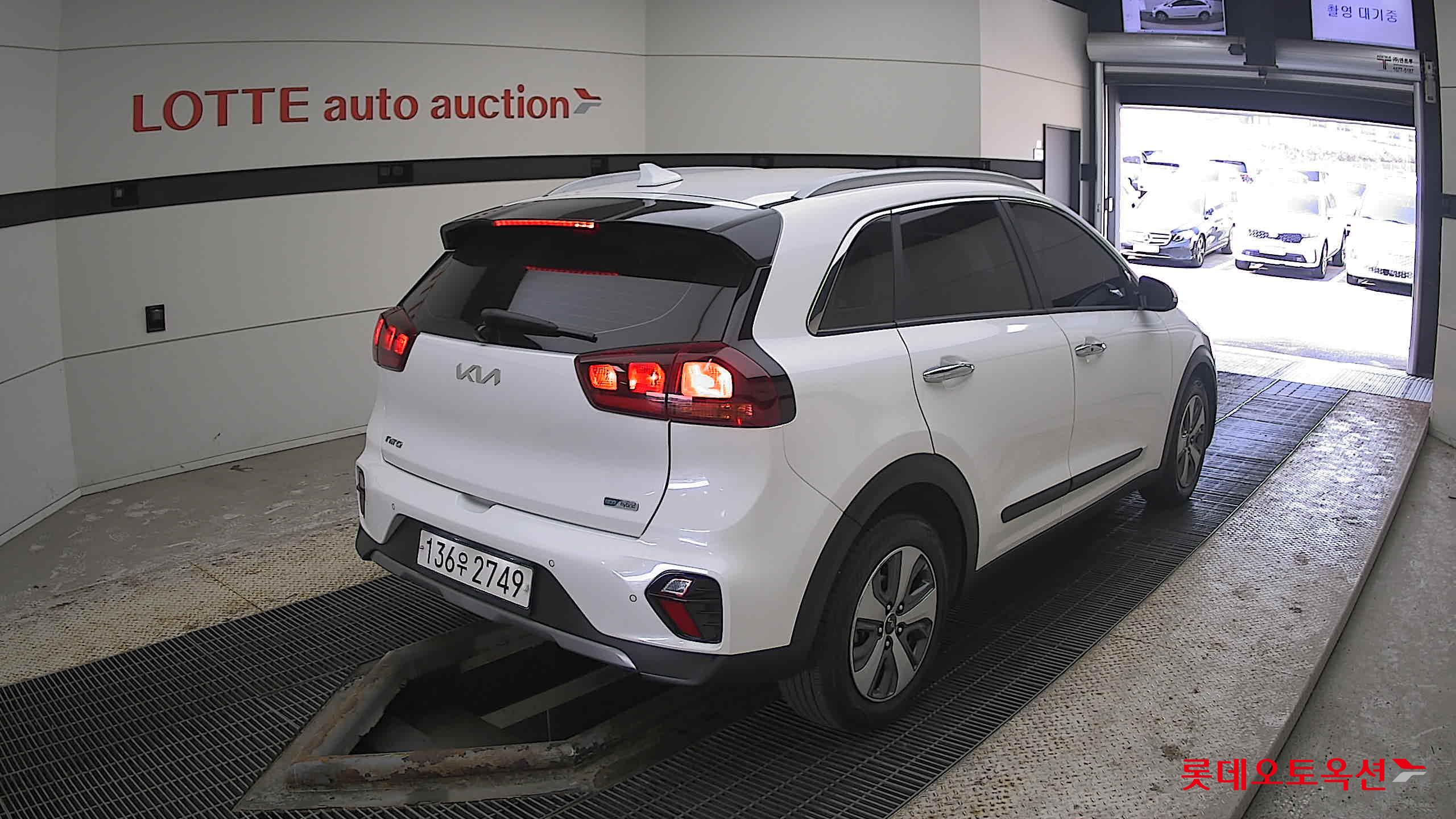 Kia Niro Hybrid 2022 Snow White Pearl (optional) из Кореи, фото 4
