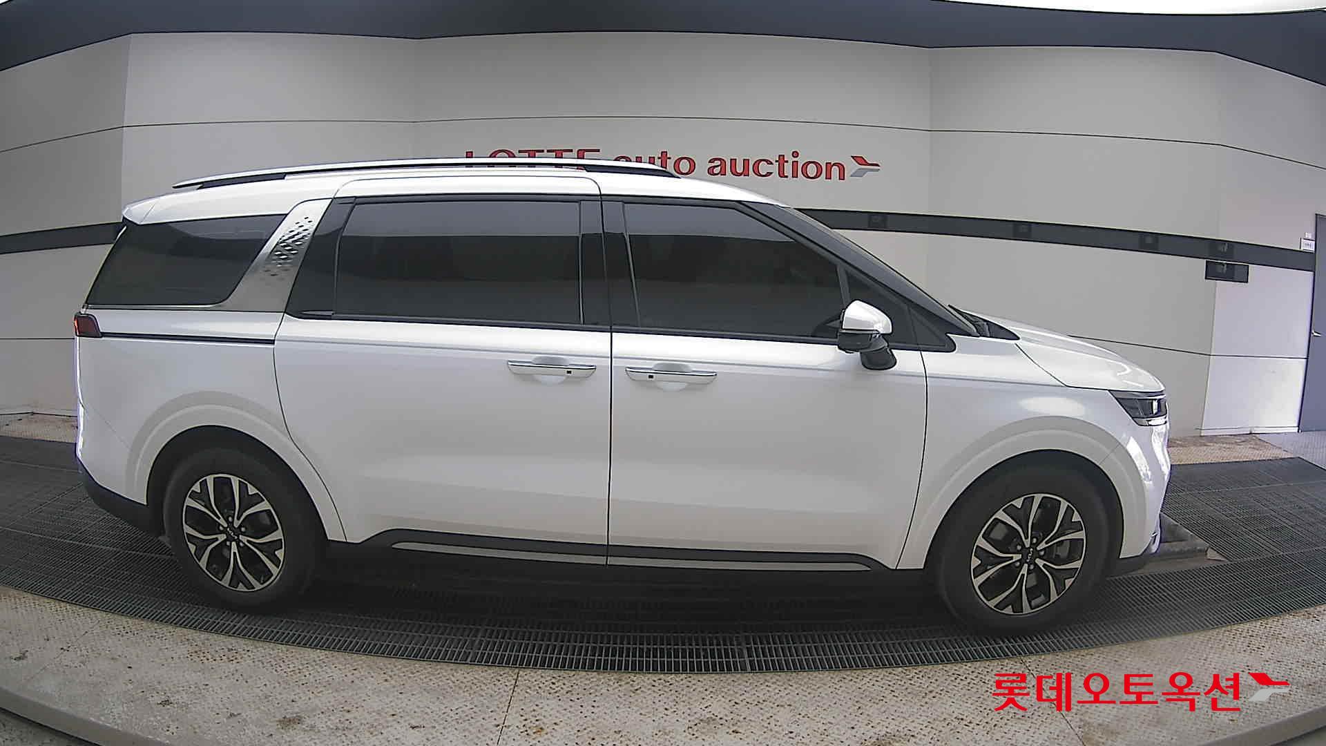 Kia Carnival 2022 Snow White Pearl (optional) из Кореи, фото 3