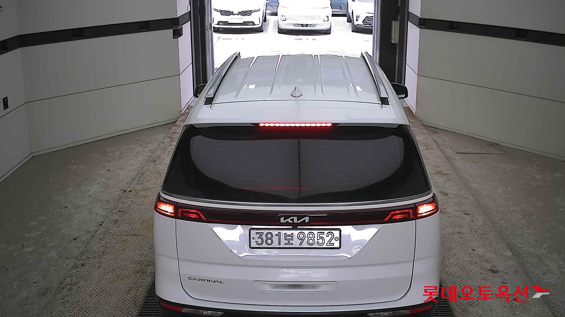 Kia Carnival 2022 Snow White Pearl (optional) из Кореи, фото 5