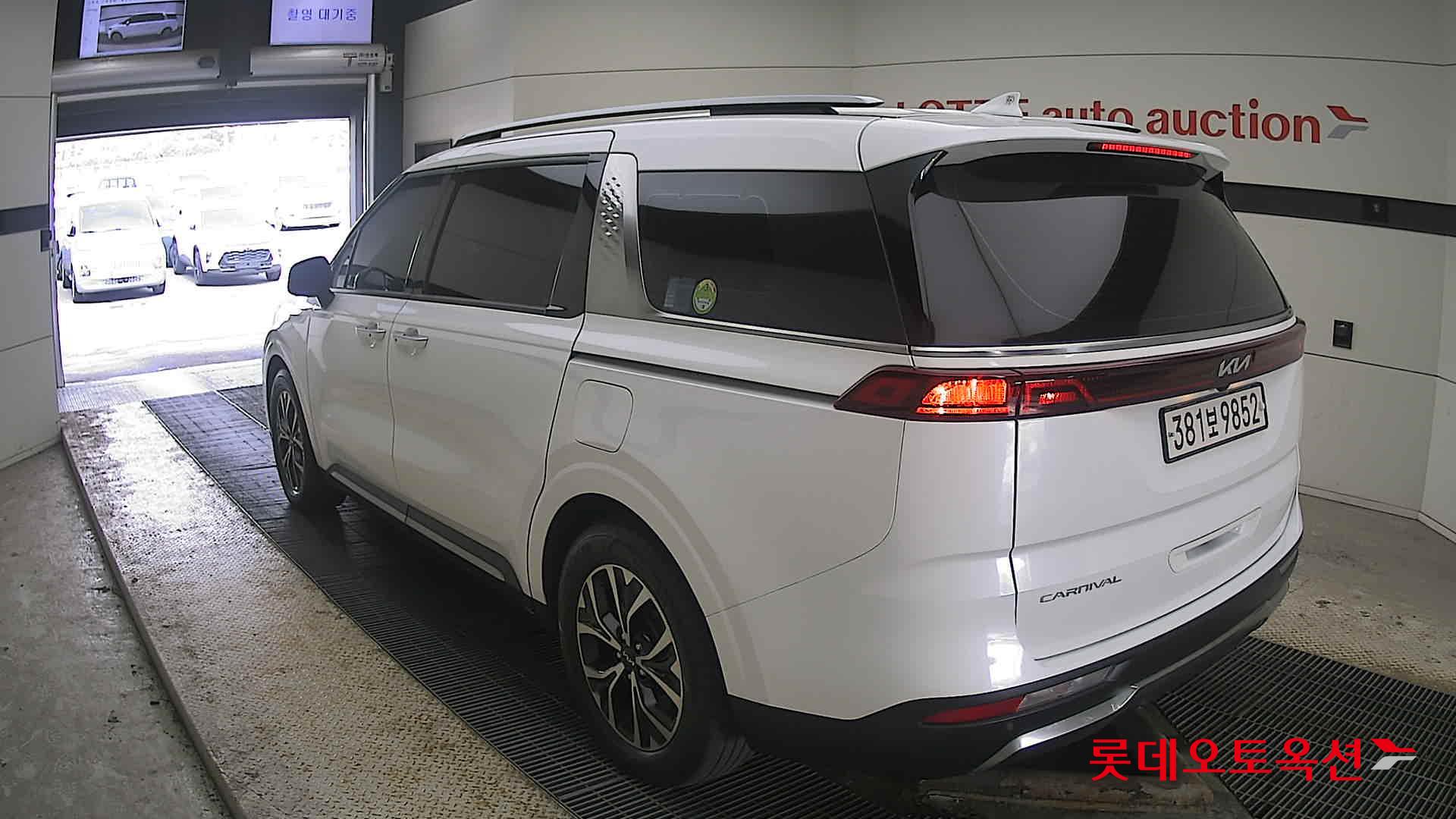 Kia Carnival 2022 Snow White Pearl (optional) из Кореи, фото 6