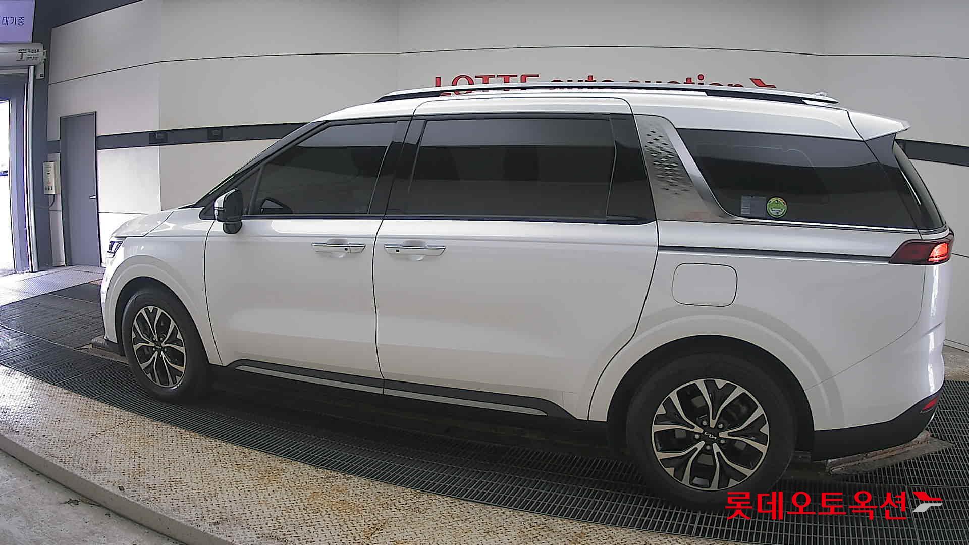 Kia Carnival id 3822957 из Кореи 11