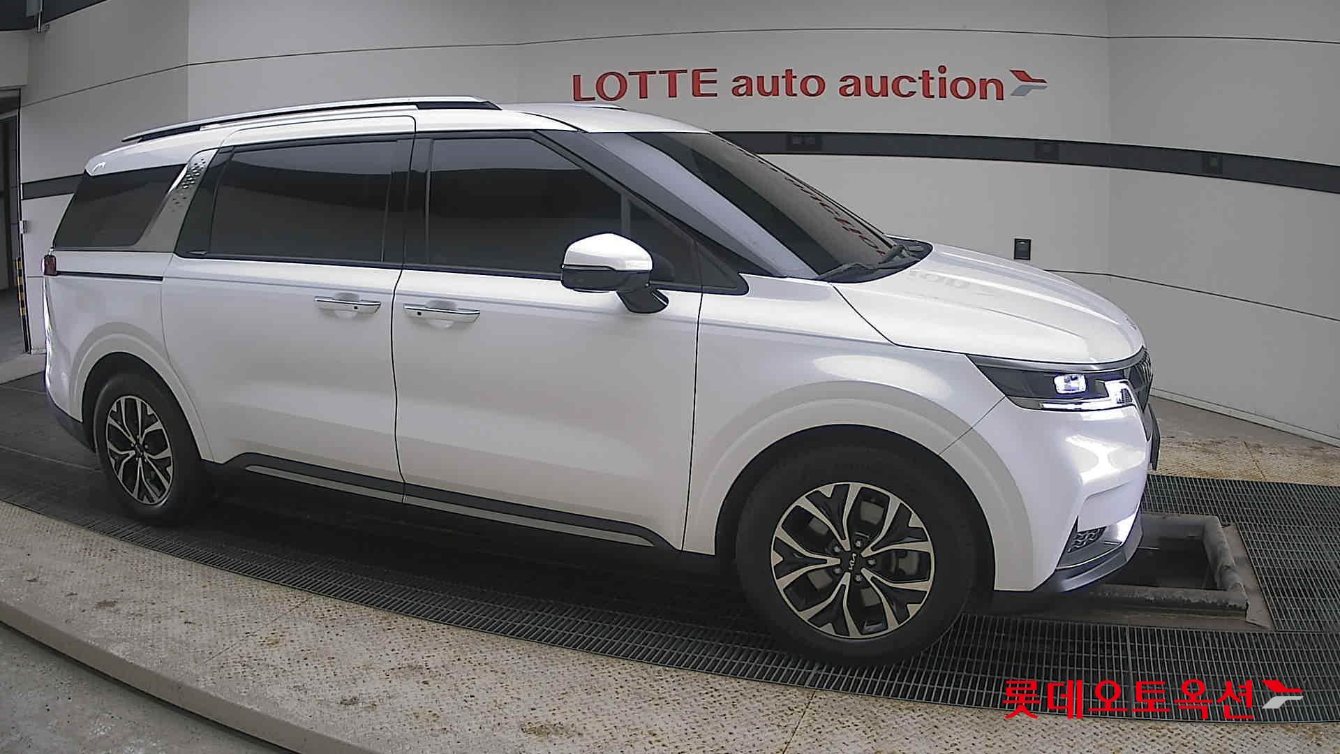 Kia Carnival id 3822957 из Кореи 17