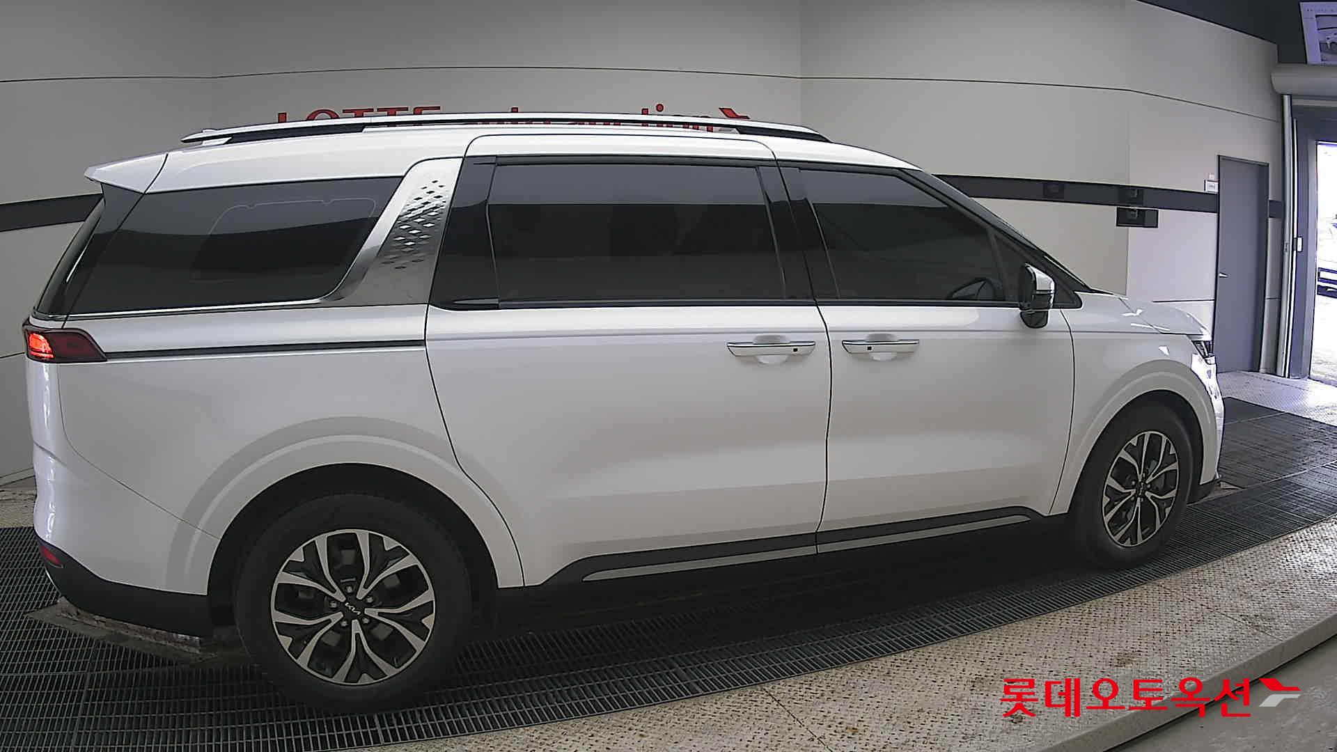 Kia Carnival id 3822957 из Кореи 18