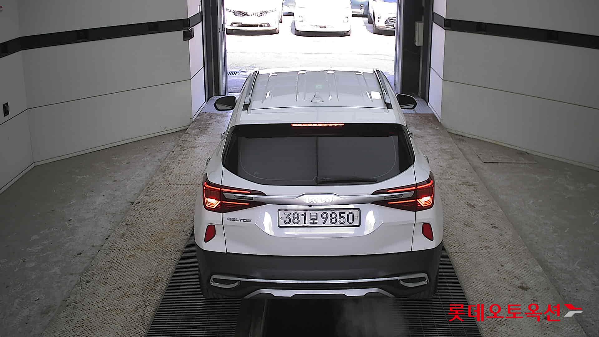 Kia Seltos 2023 Snow White Pearl из Кореи, фото 5