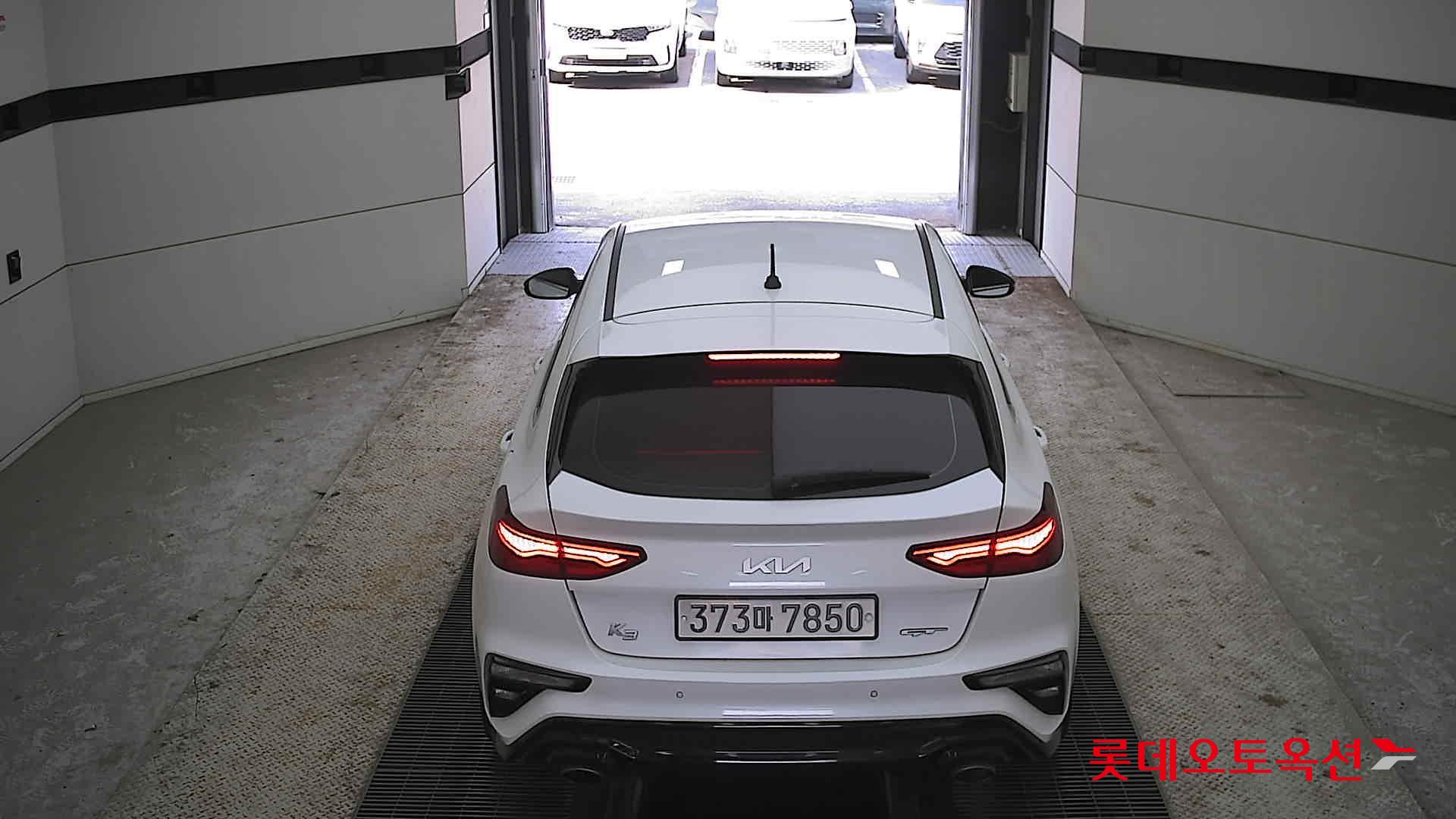 Kia K3 2022 Snow White Pearl из Кореи, фото 5