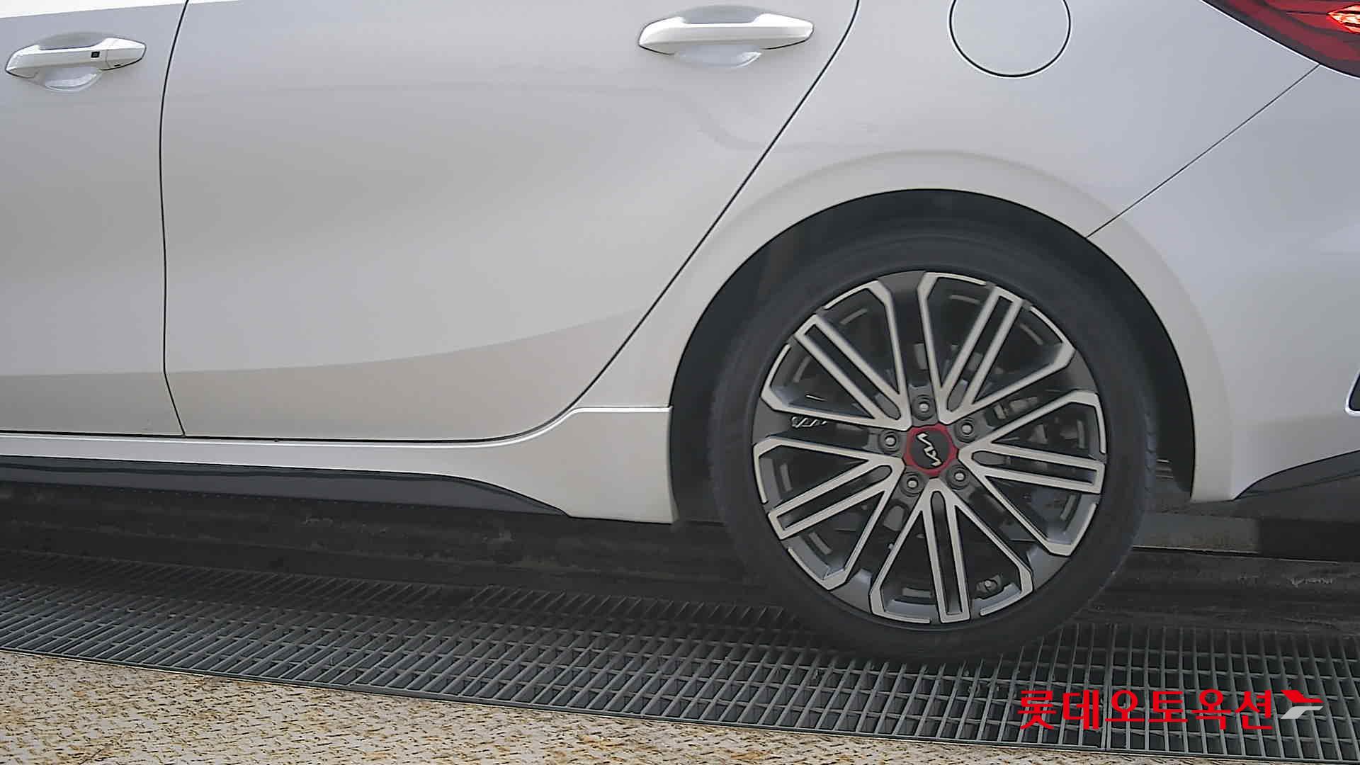 Kia K3 id 3822931 из Кореи 22