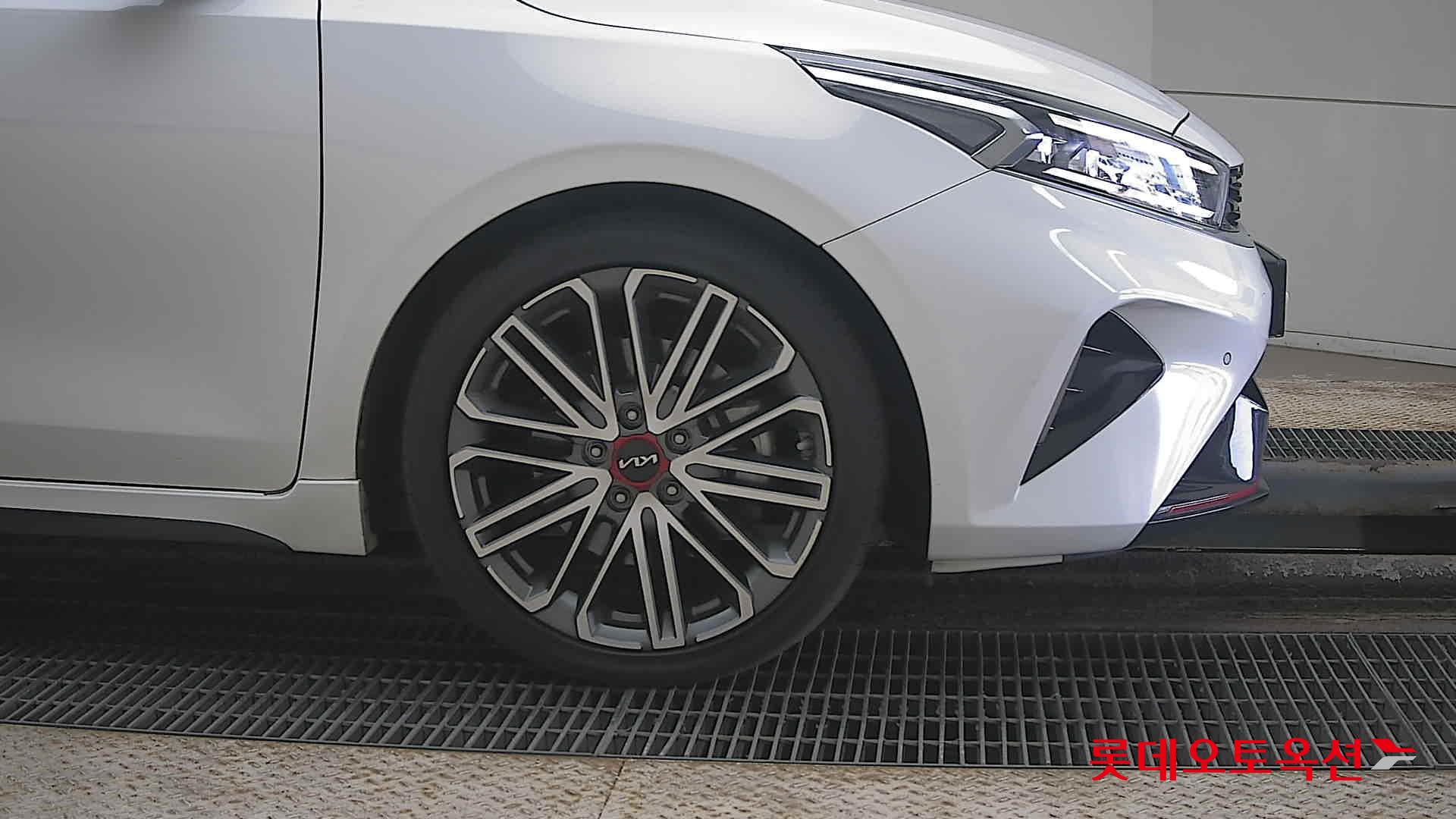 Kia K3 id 3822931 из Кореи 23