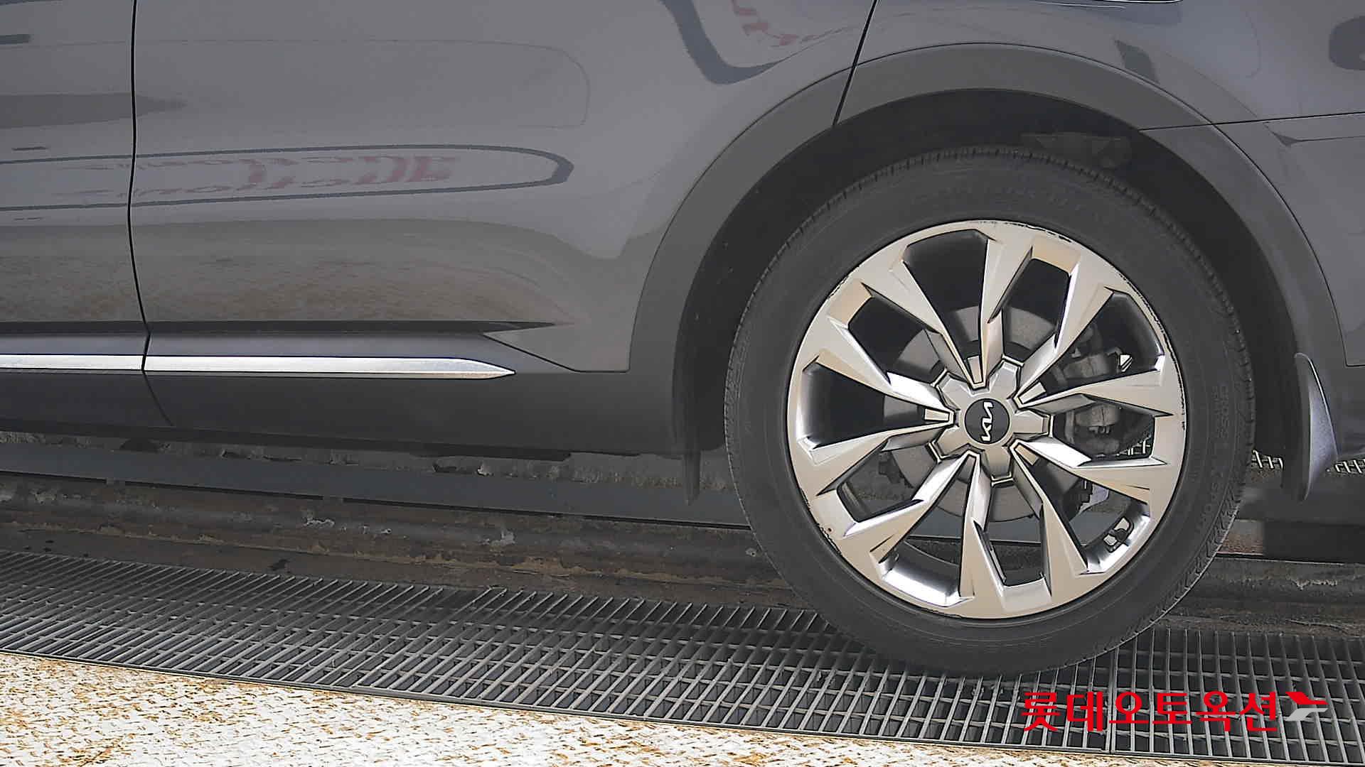 Kia Sorento id 3822939 из Кореи 22