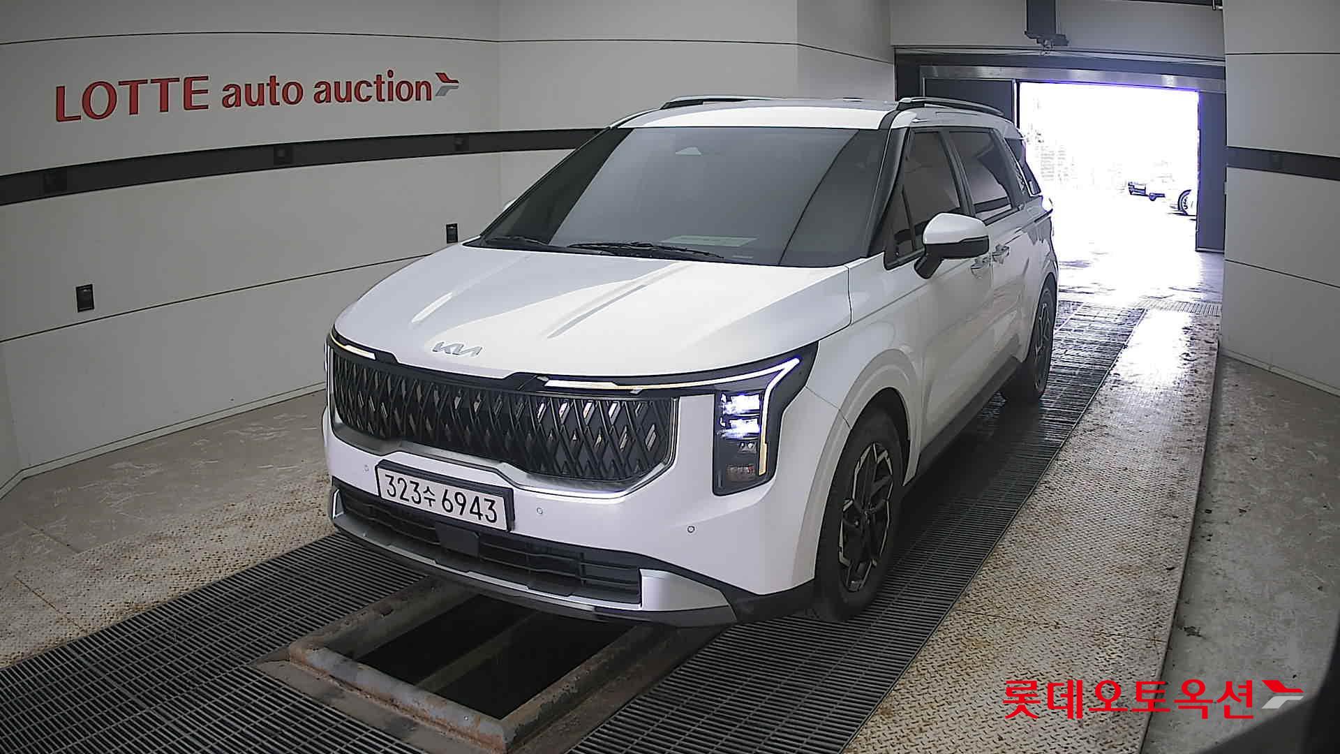 Kia Carnival 2024 Snow White Pearl из Кореи