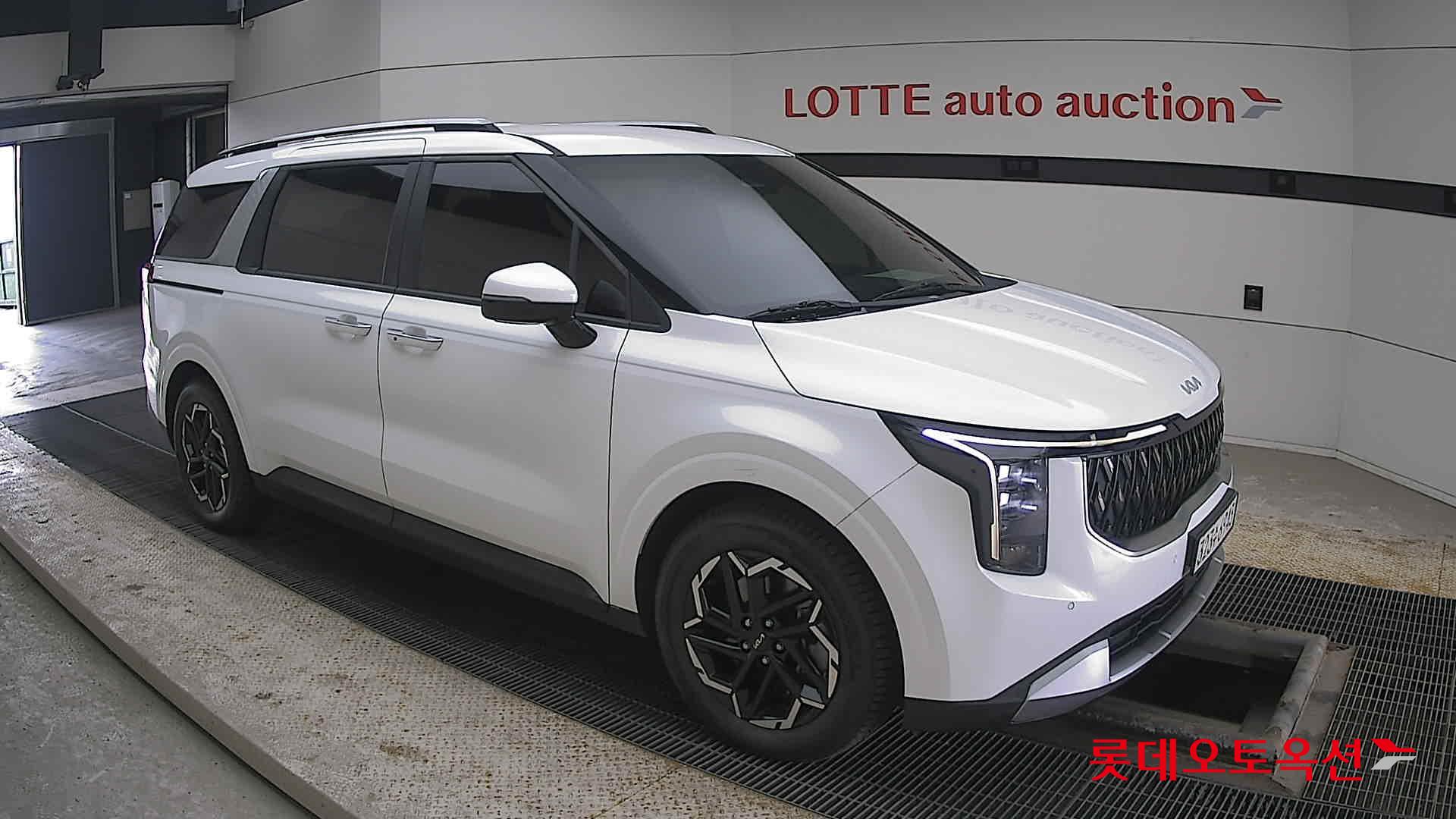 Kia Carnival id 3822968 из Кореи 16