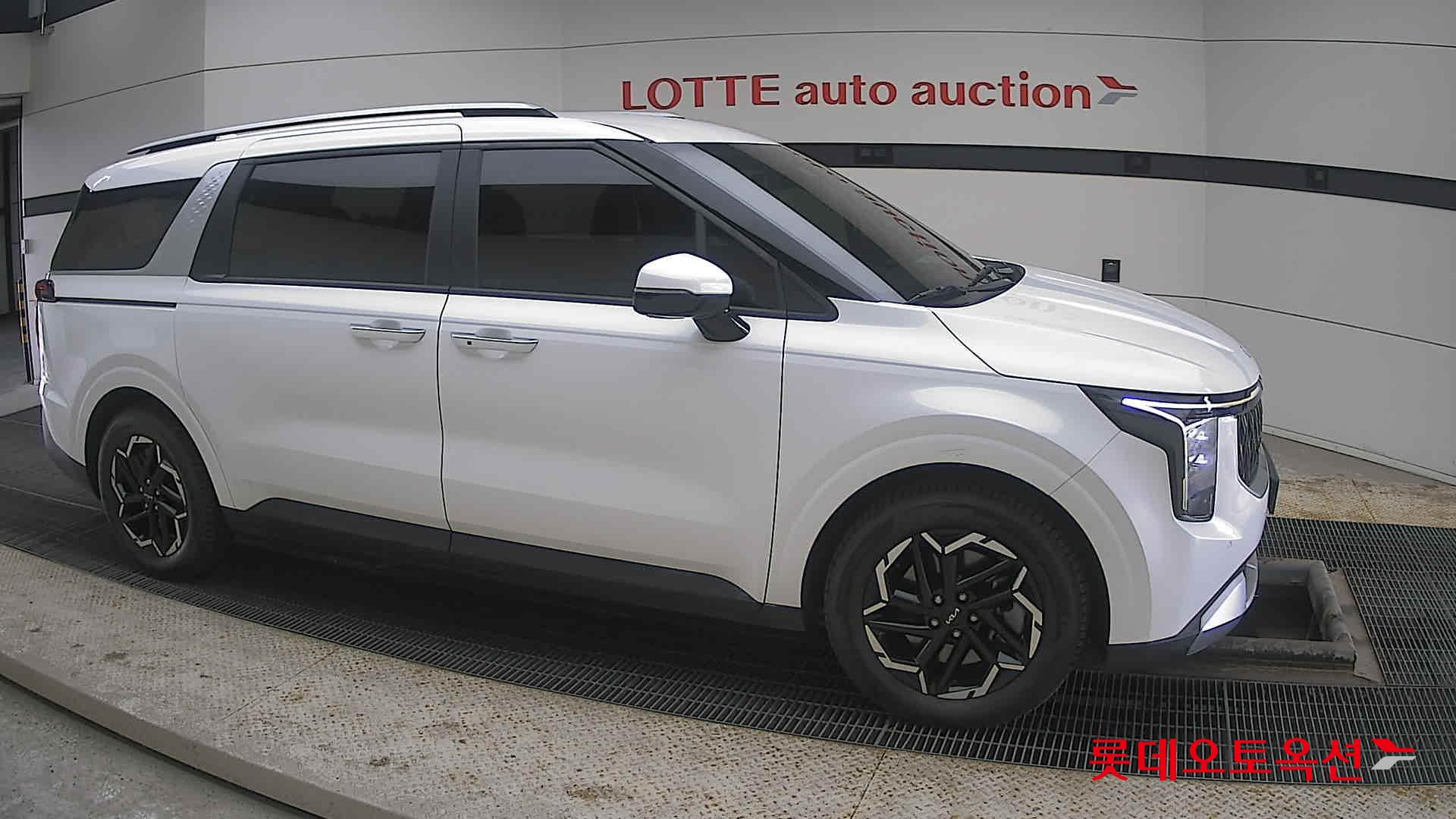 Kia Carnival id 3822968 из Кореи 17