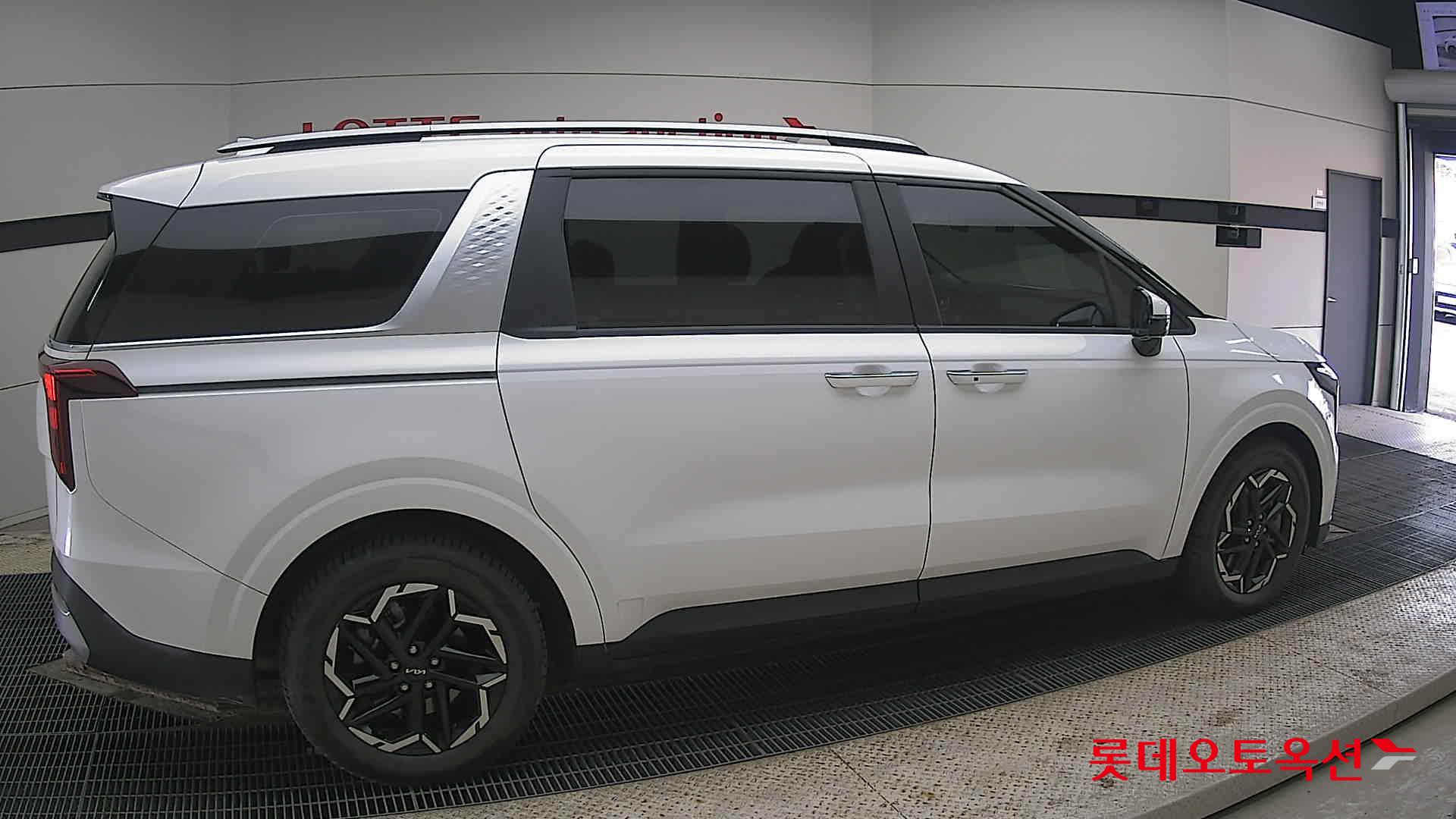 Kia Carnival id 3822968 из Кореи 18