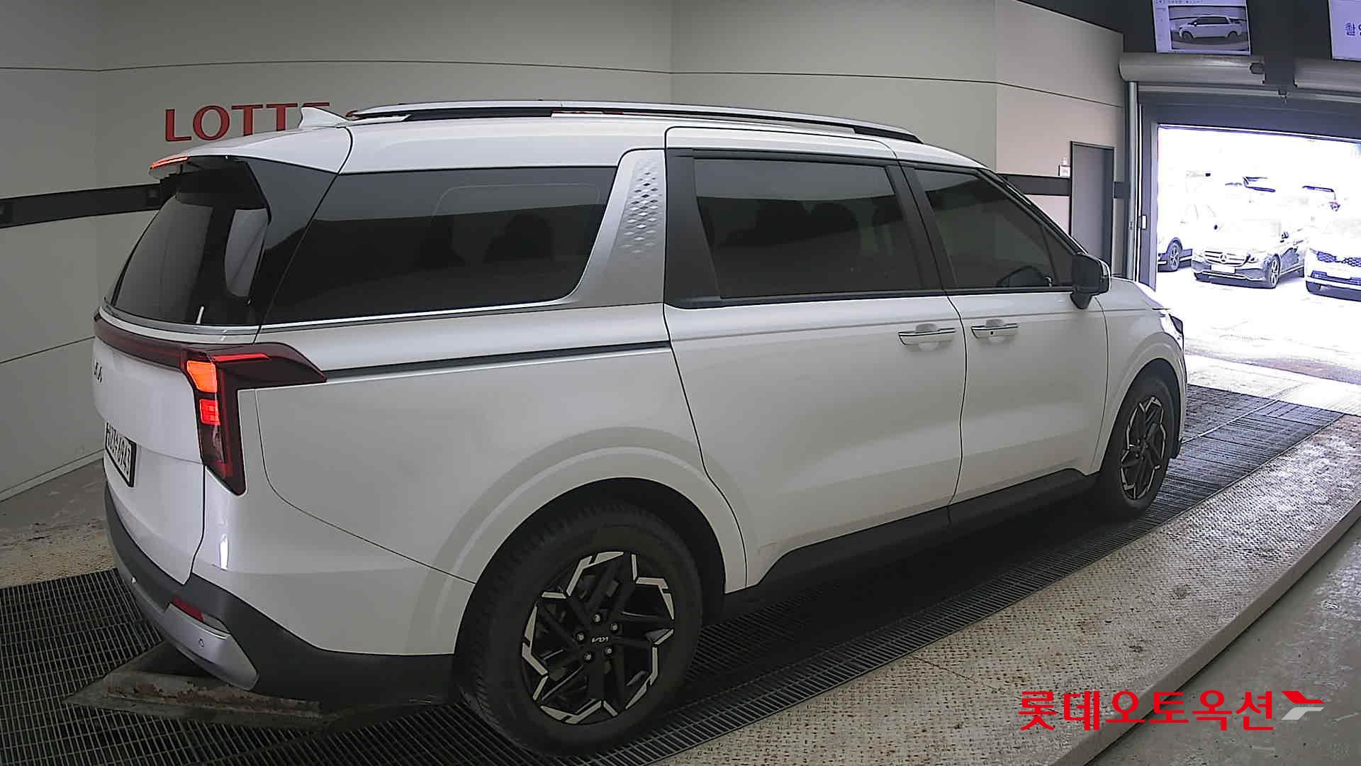 Kia Carnival id 3822968 из Кореи 19