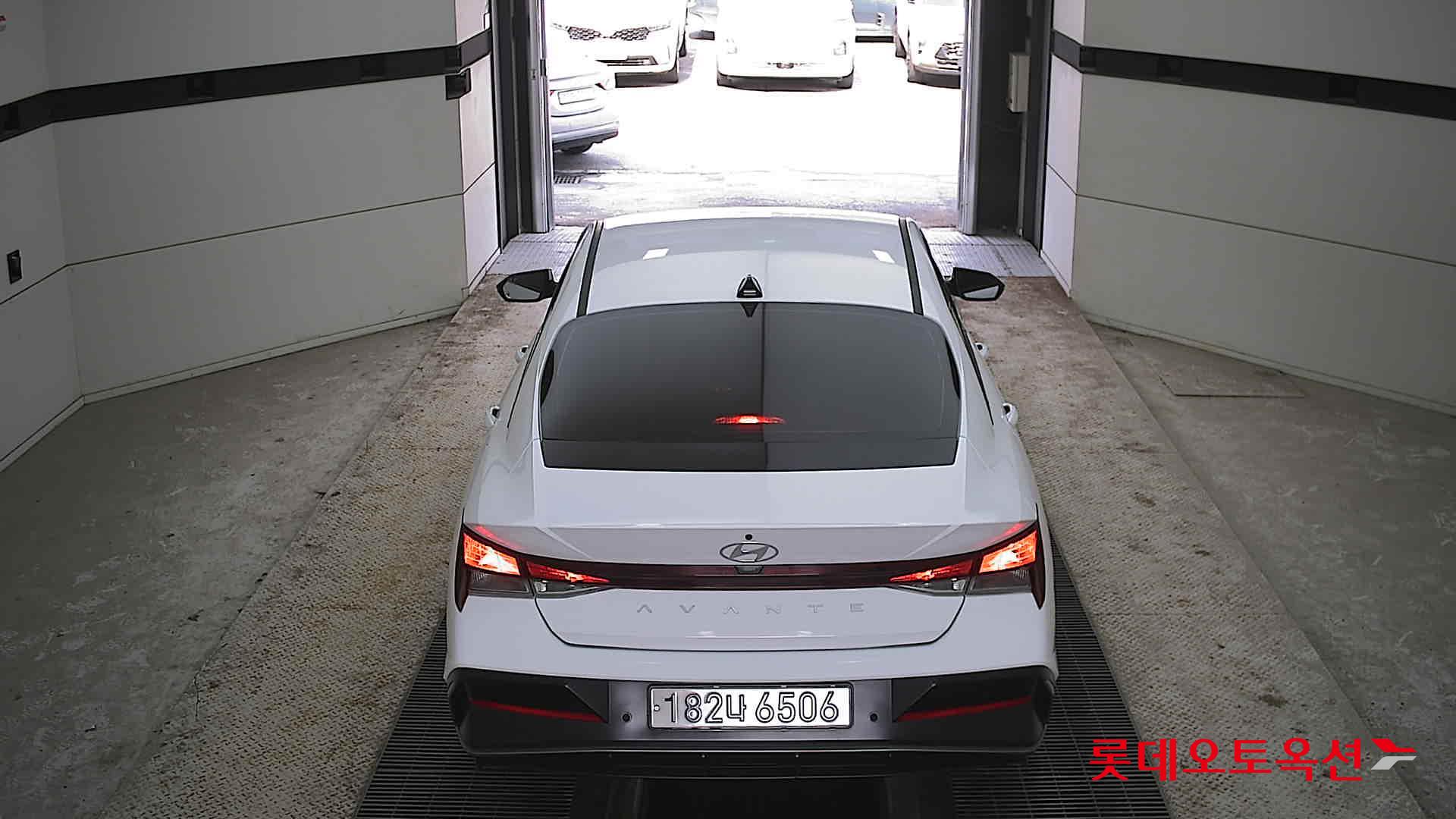 Hyundai Avante 2025 Atlas White из Кореи, фото 5