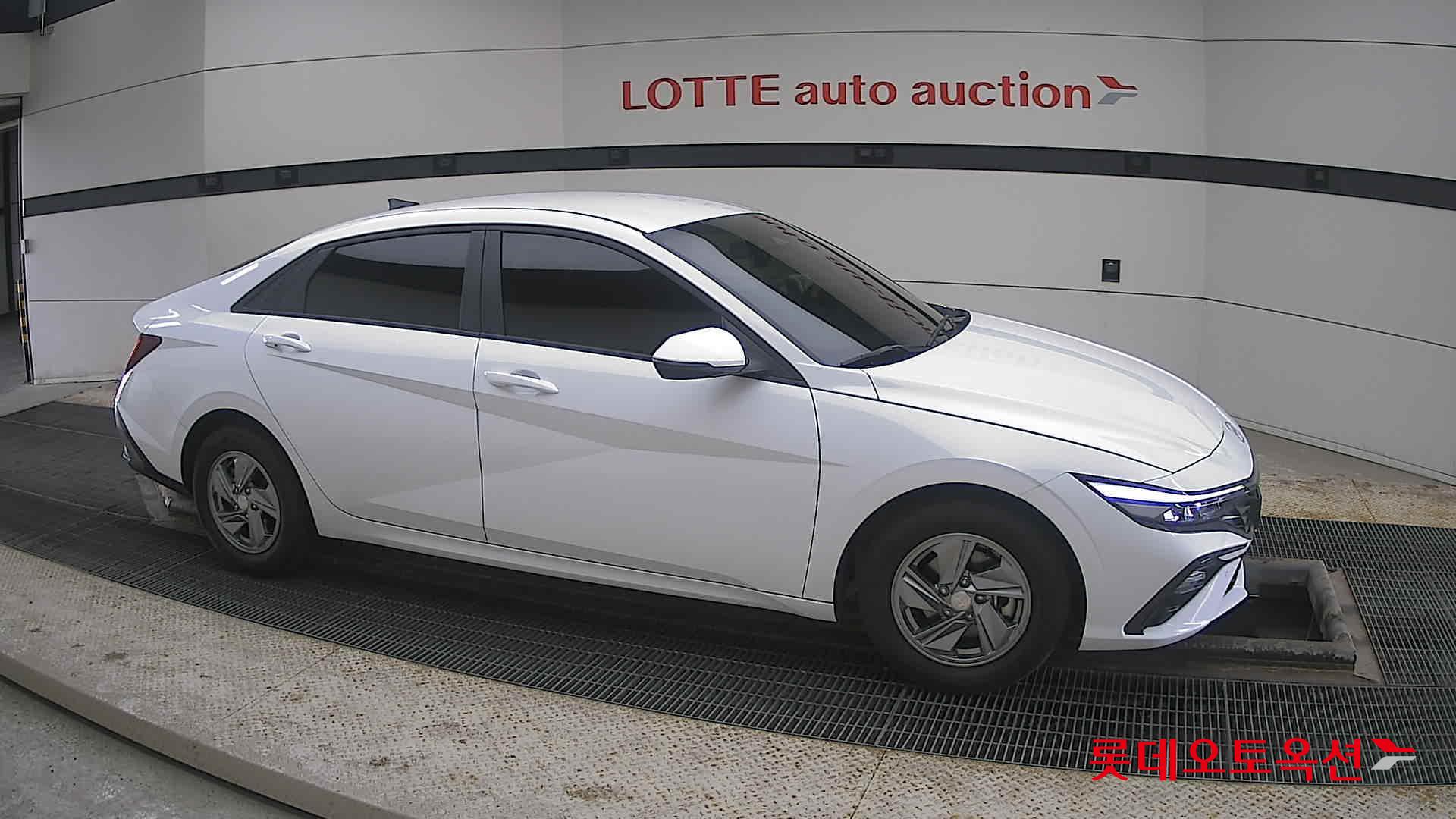 Hyundai Avante id 3822877 из Кореи 17