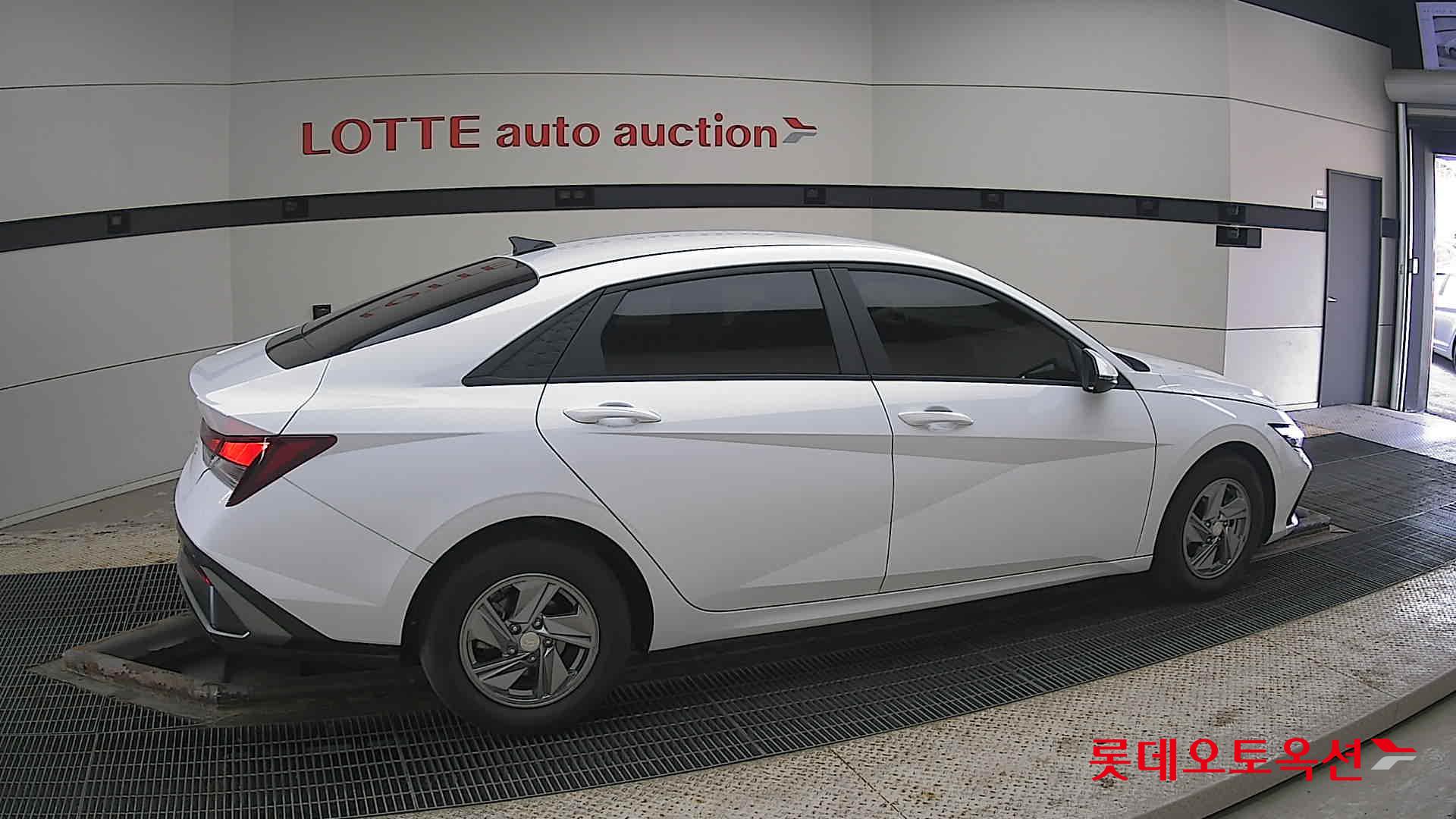 Hyundai Avante id 3822877 из Кореи 18