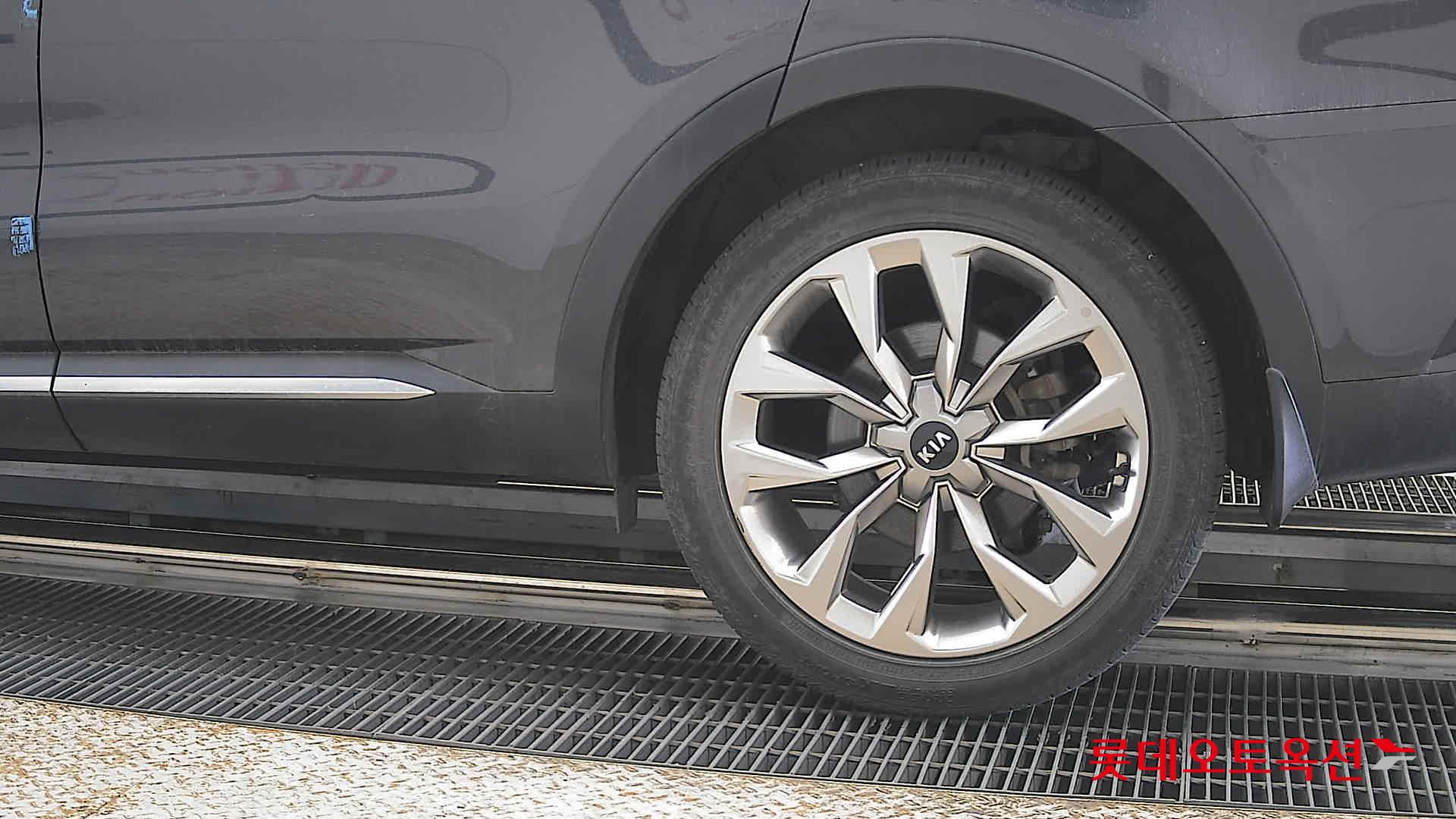 Kia Sorento - 26