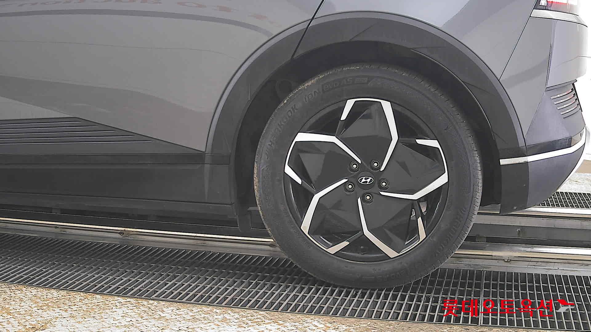 هيونداي أيونيك