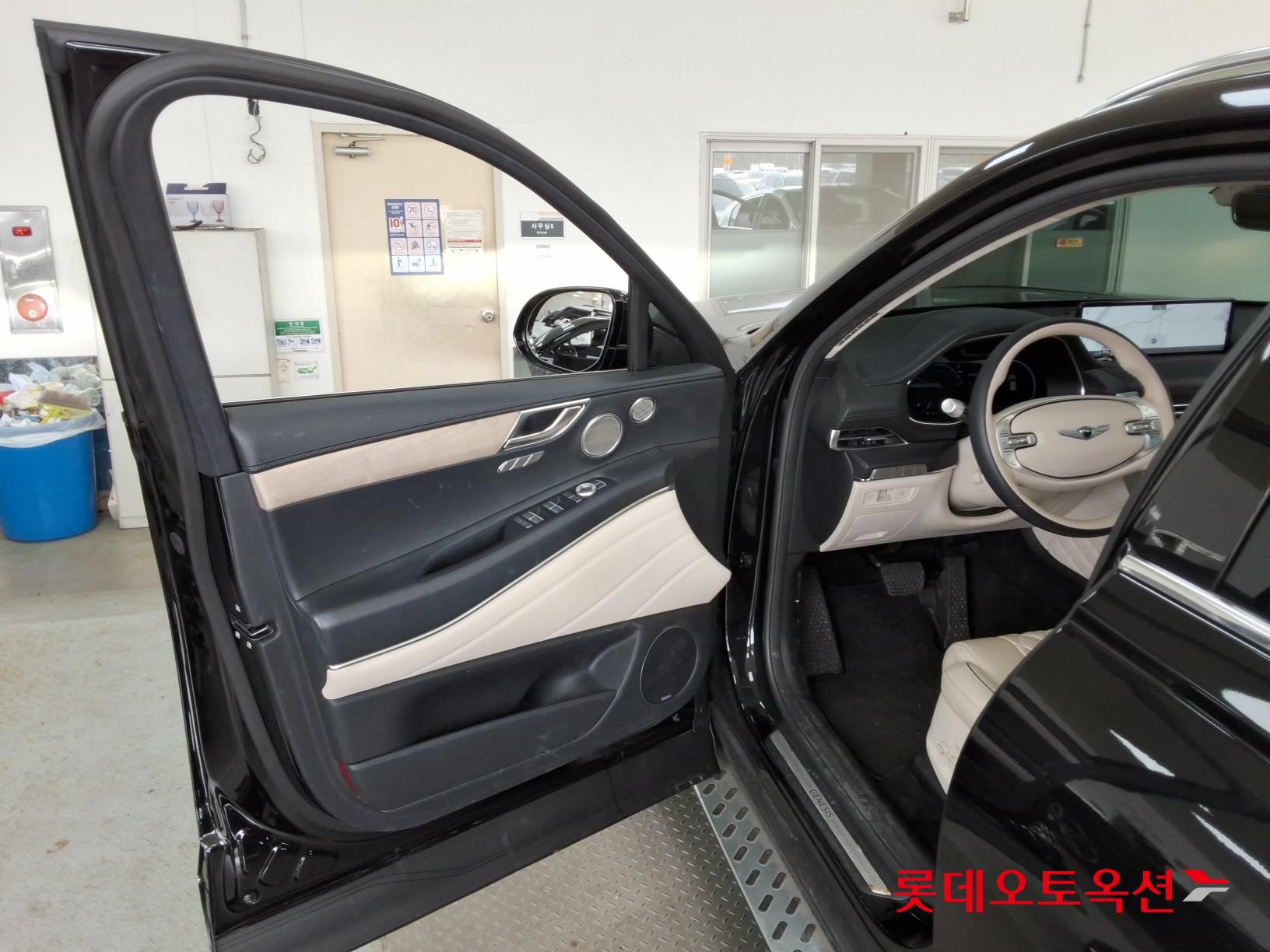 جينسس جي في 80