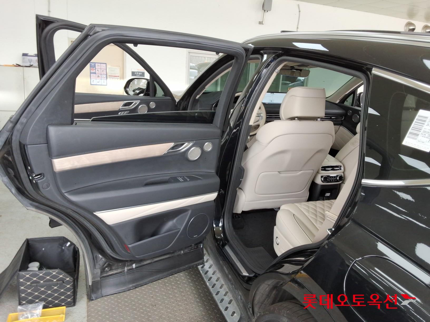 جينسس جي في 80