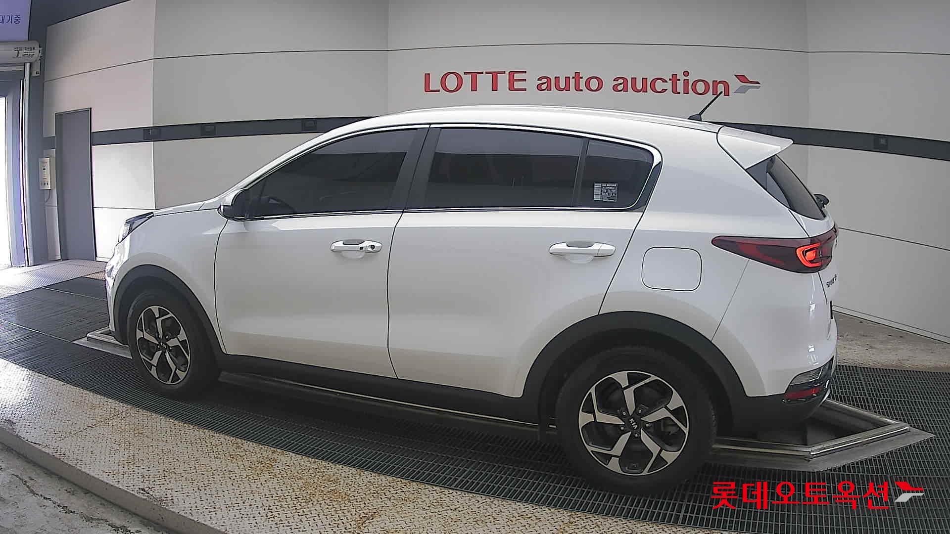 2022 - kia sportage