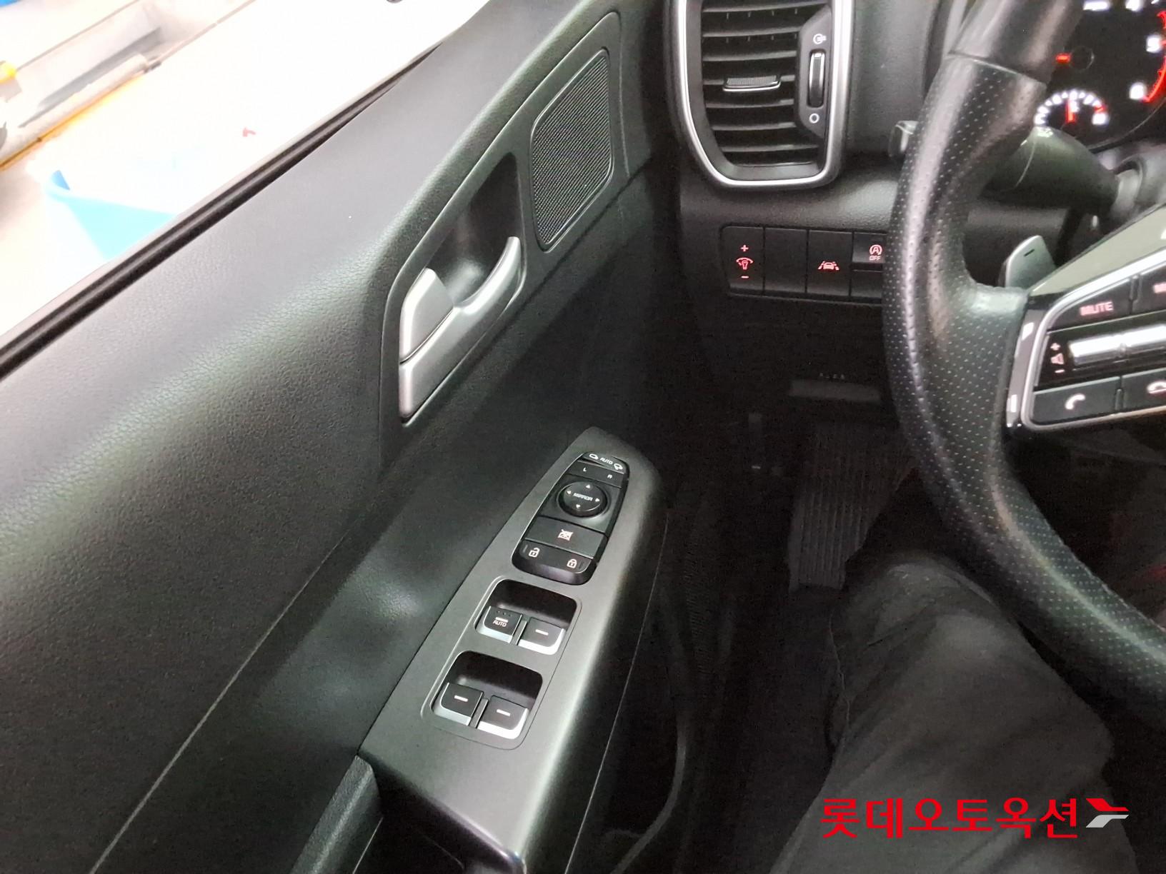 2022 - kia sportage