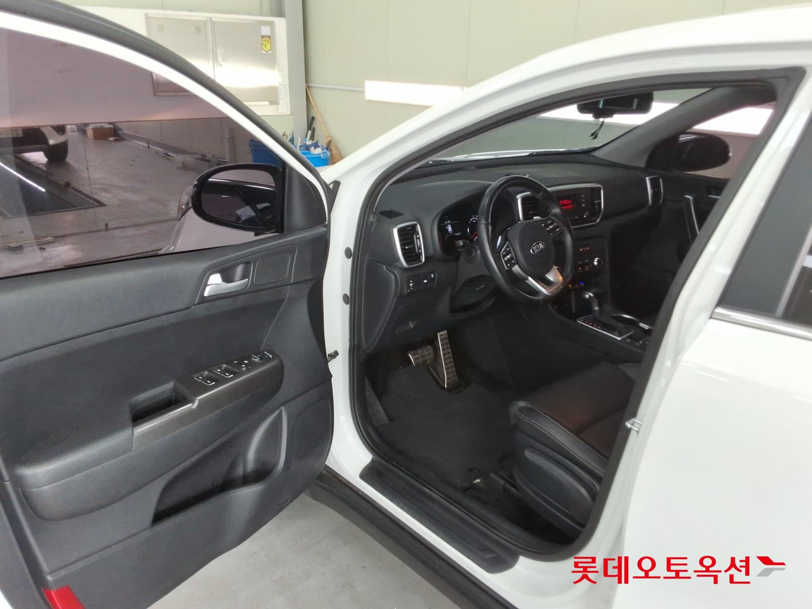 2022 - kia sportage