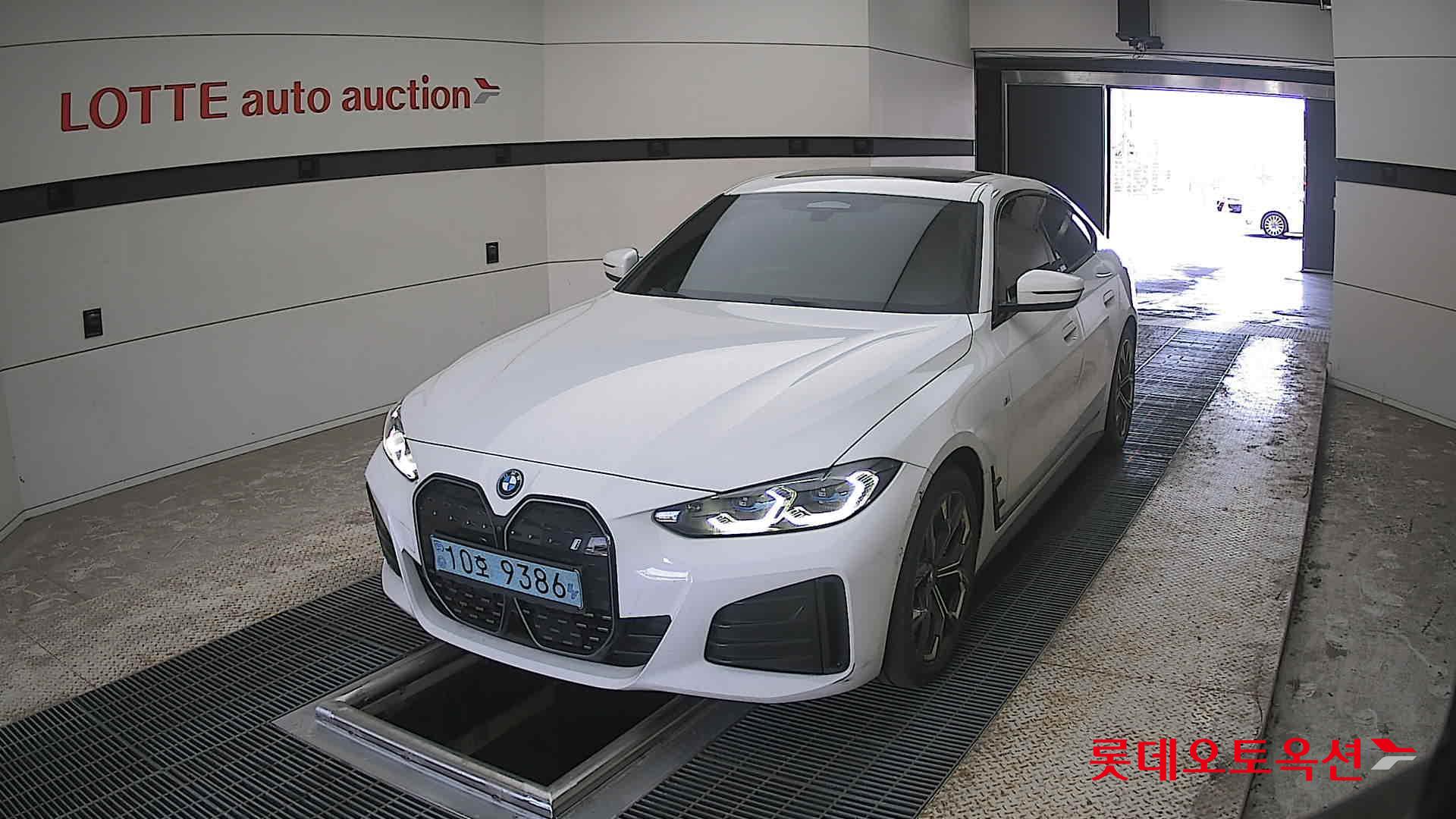 BMW i4 - 10