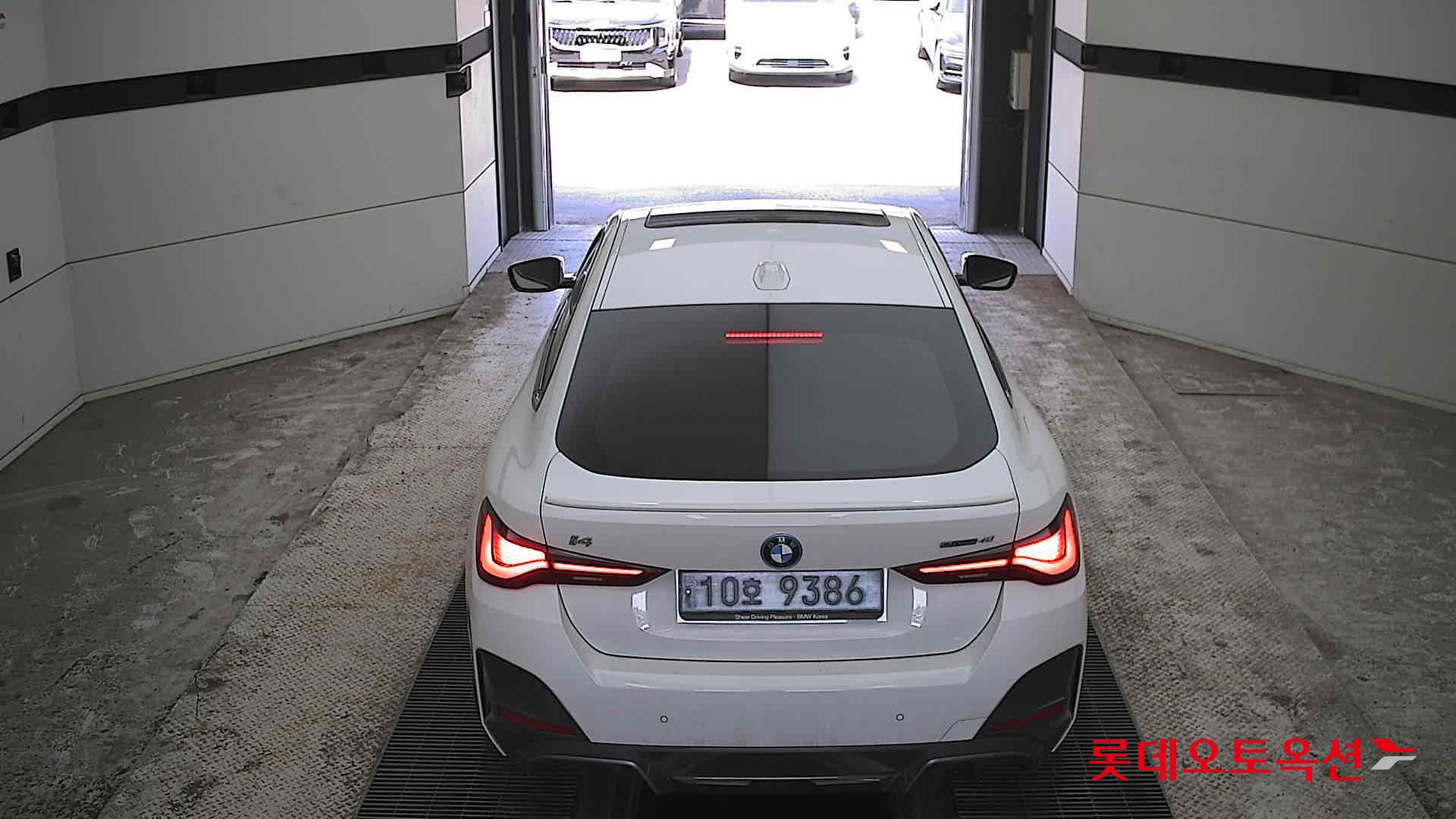 BMW i4 - 17