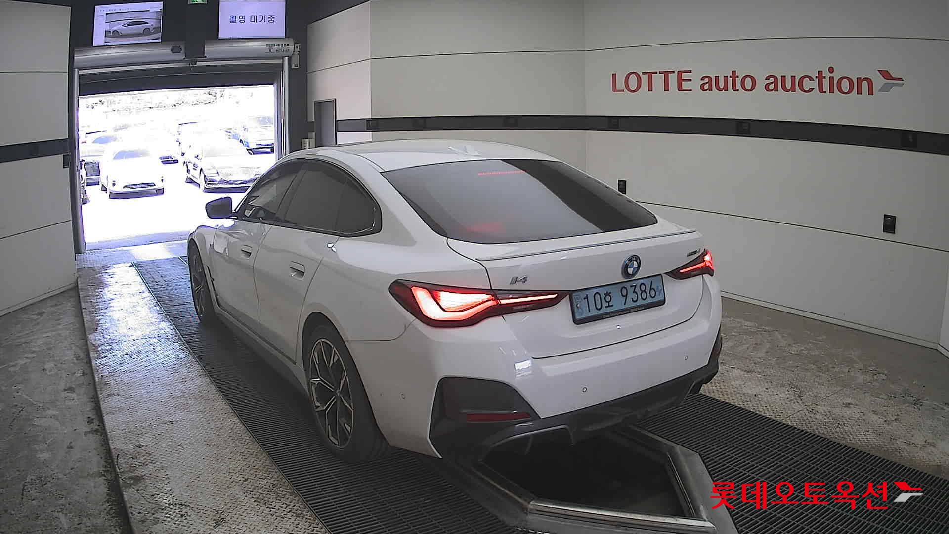BMW i4 - 16