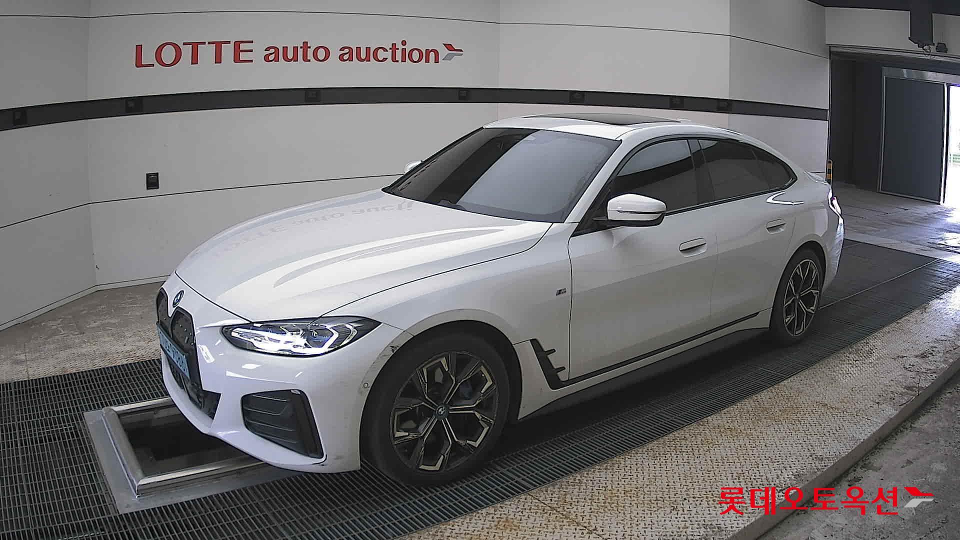 BMW i4 - 11